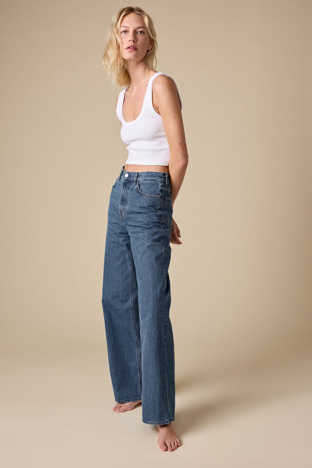 The Cropped Scoop It Up Tank in White #5