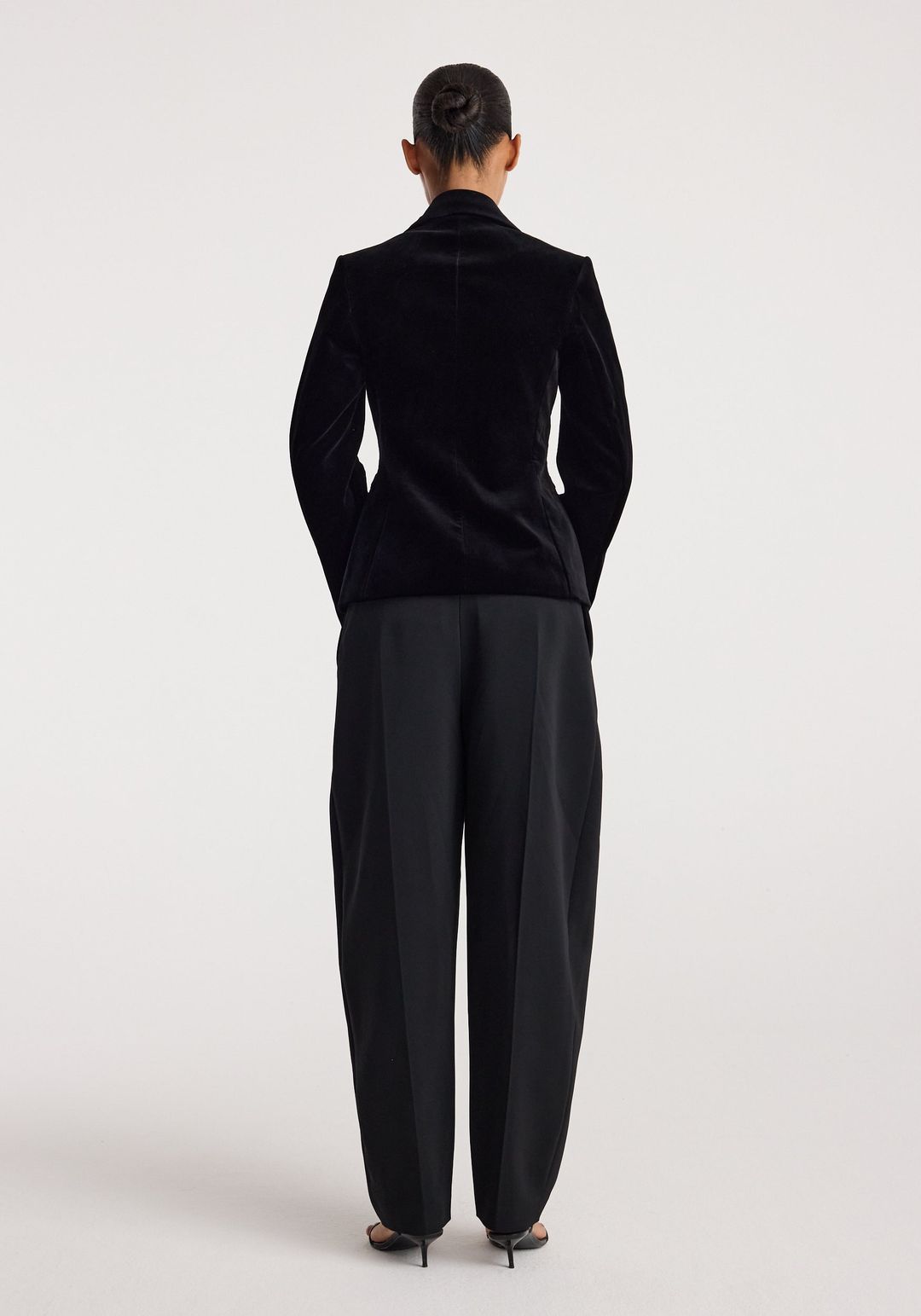 Classic fitted velvet blazer | black #5