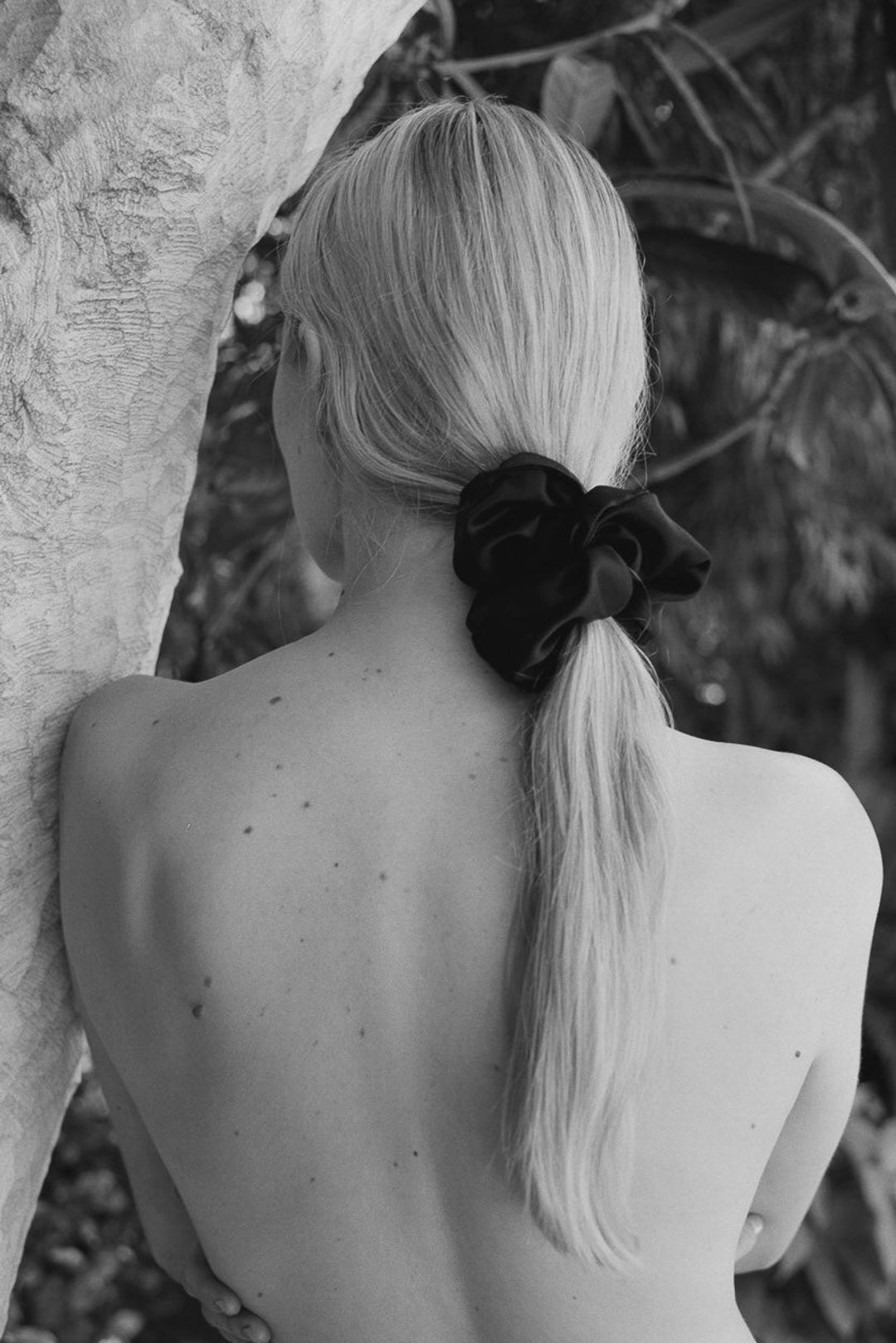 ELEGANT SCRUNCHIE