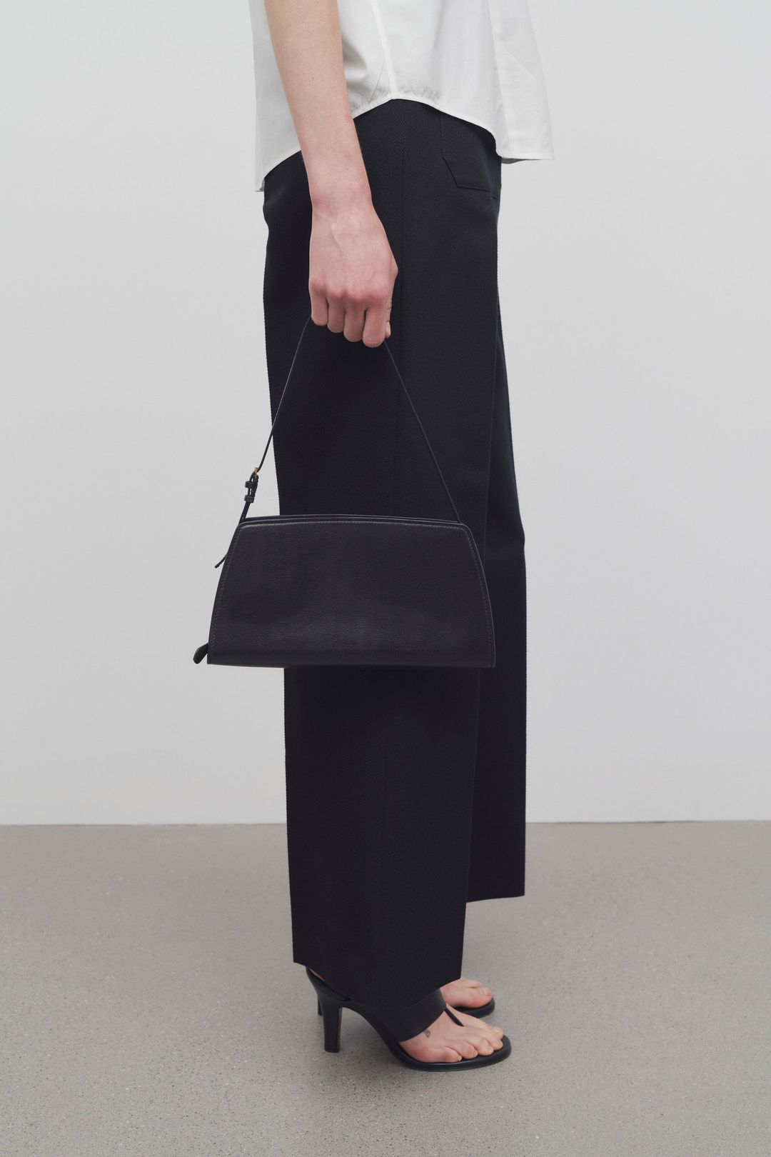 Dalia Baguette in Leather #4
