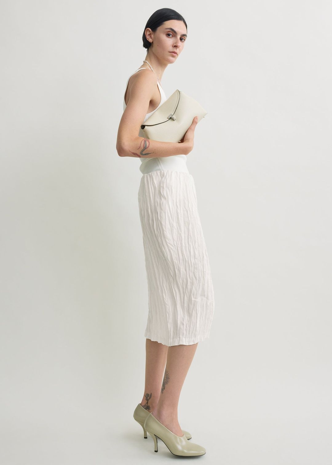 T-lock grained-leather clutch milk #3