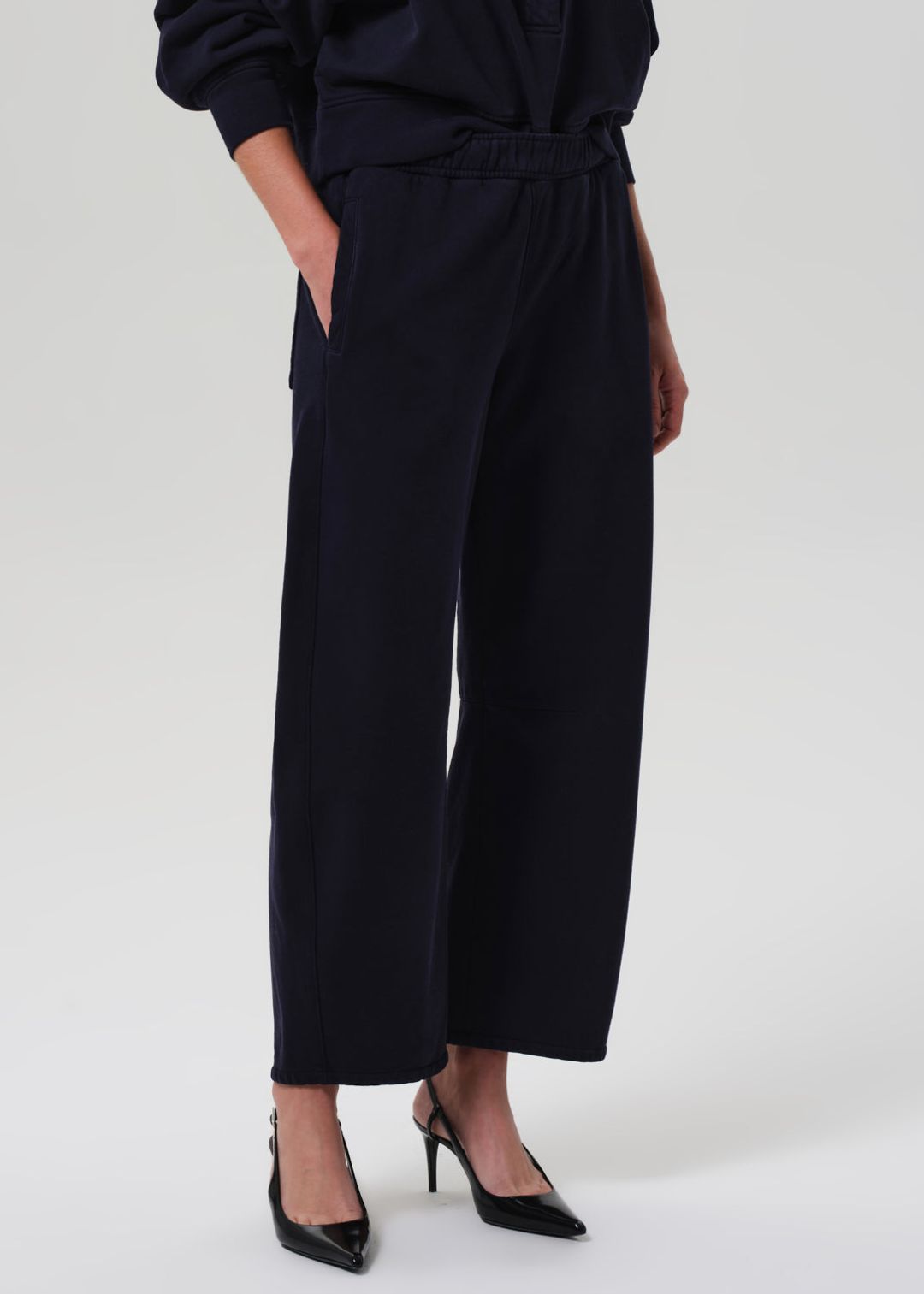 Miro Sweatpant in Navy #4