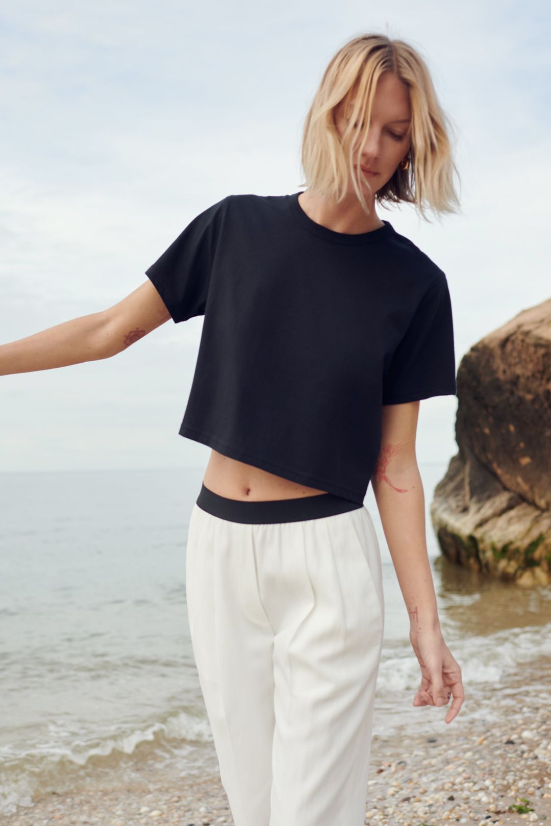 The Cropped Perfect Tee In Black #4