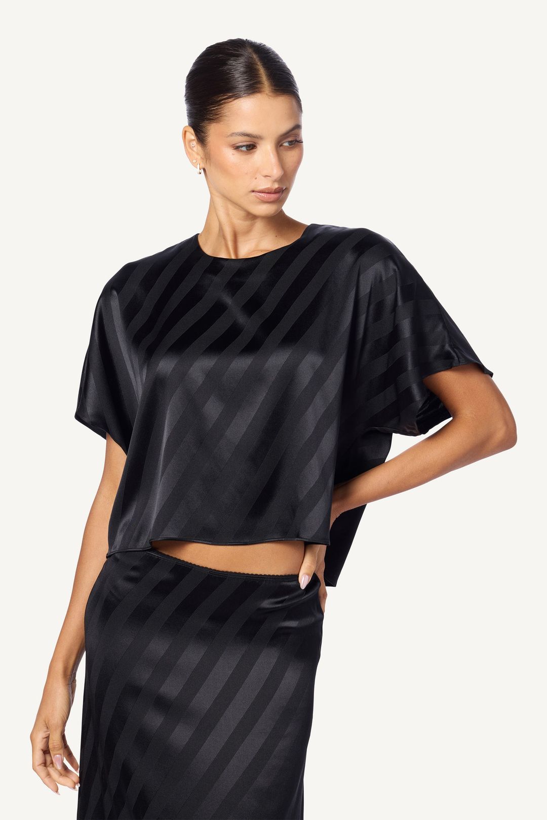 ADRIA DOLMAN CREWNECK TOP WITH KEYHOLE AT BACK | BLACK