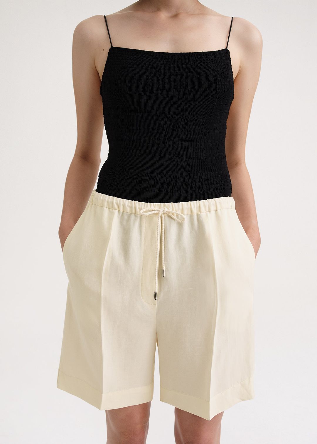 Press-creased drawstring shorts vanilla #5
