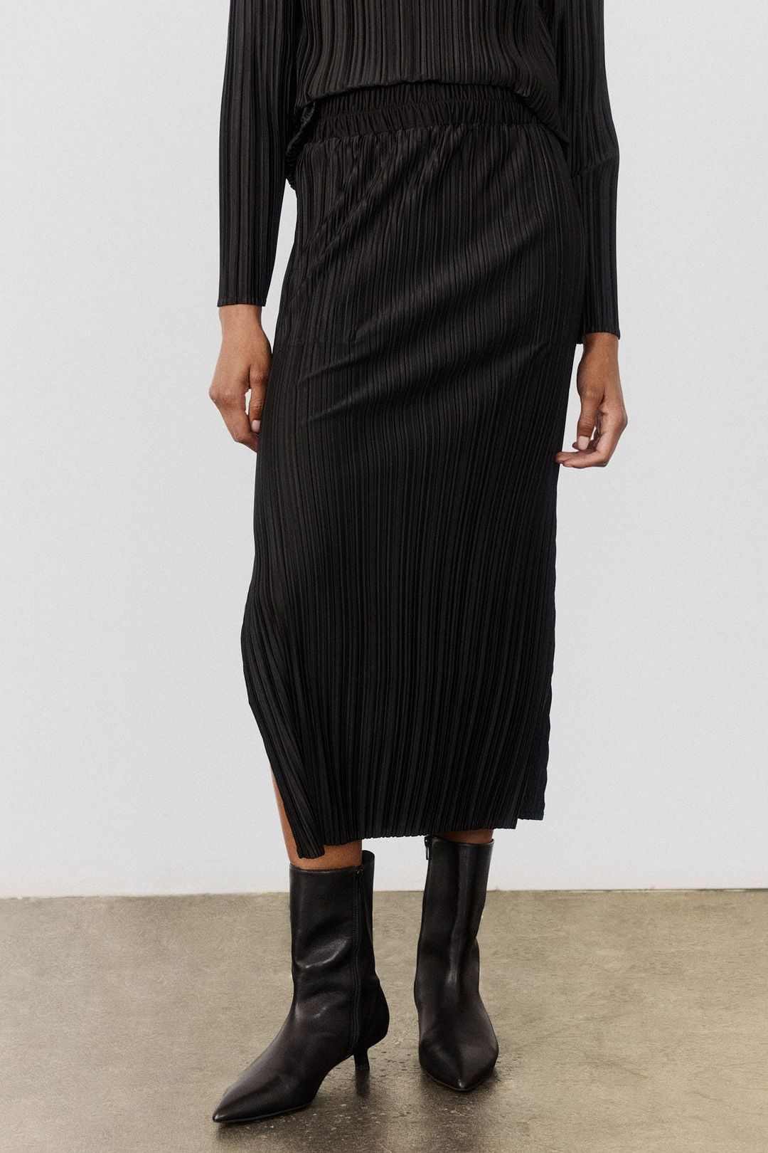 Relaxed Pleated Skirt #5