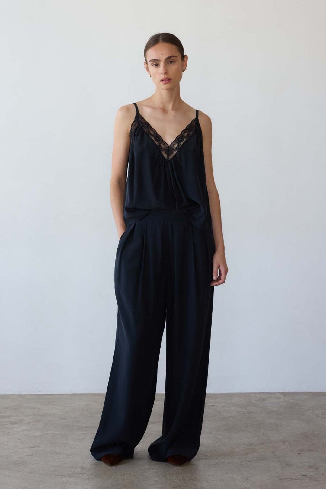 The Lounge Pant in Black
