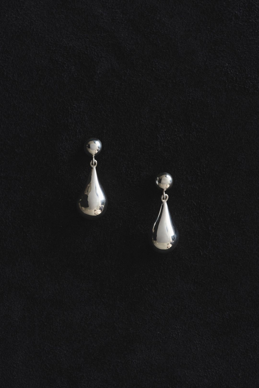 SMALL TEARDROP EARRINGS