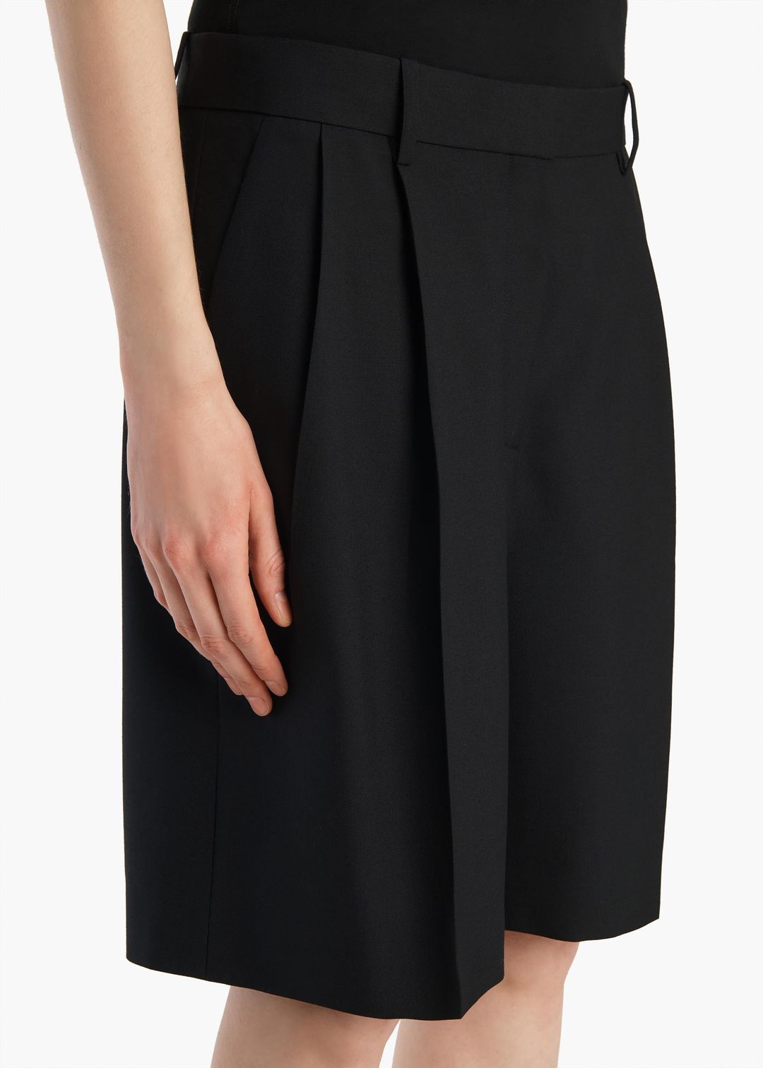 Auggie Short in Black Wool #5