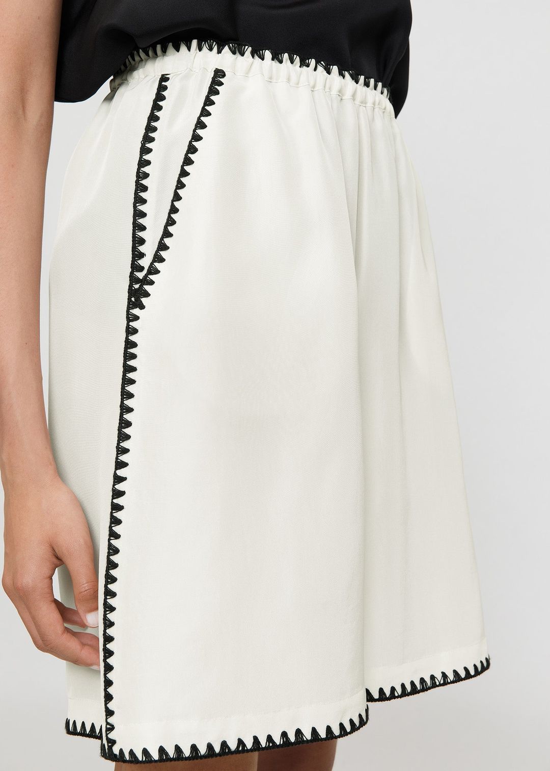 Embroidered silk shorts bone #4