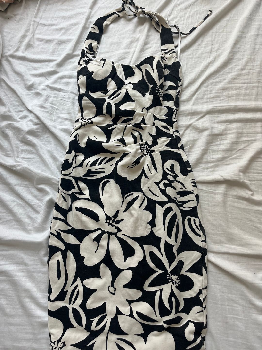 Vintage 90s-style black and white floral print midi dress
