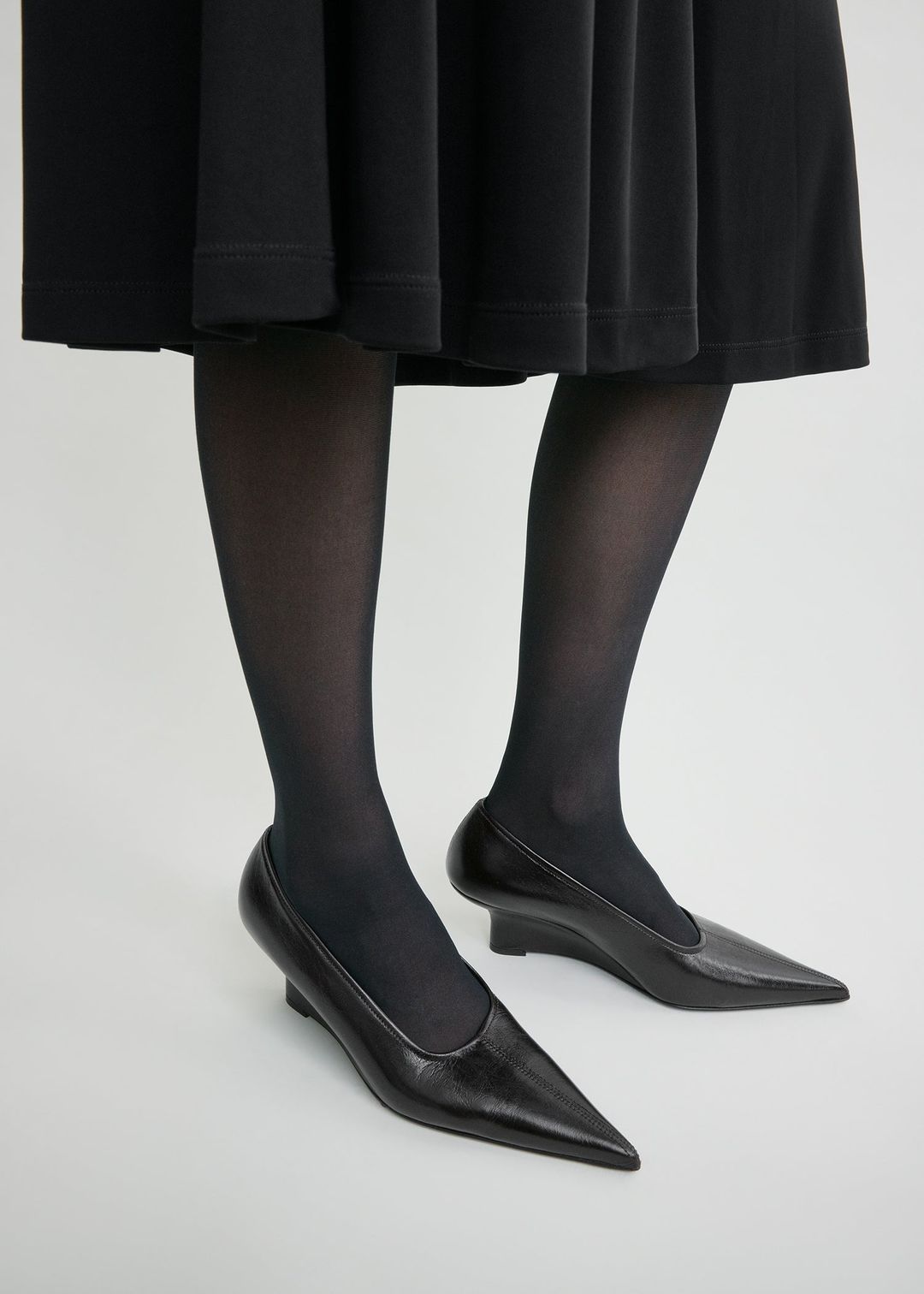 Sharp naplack wedge pumps bark #3