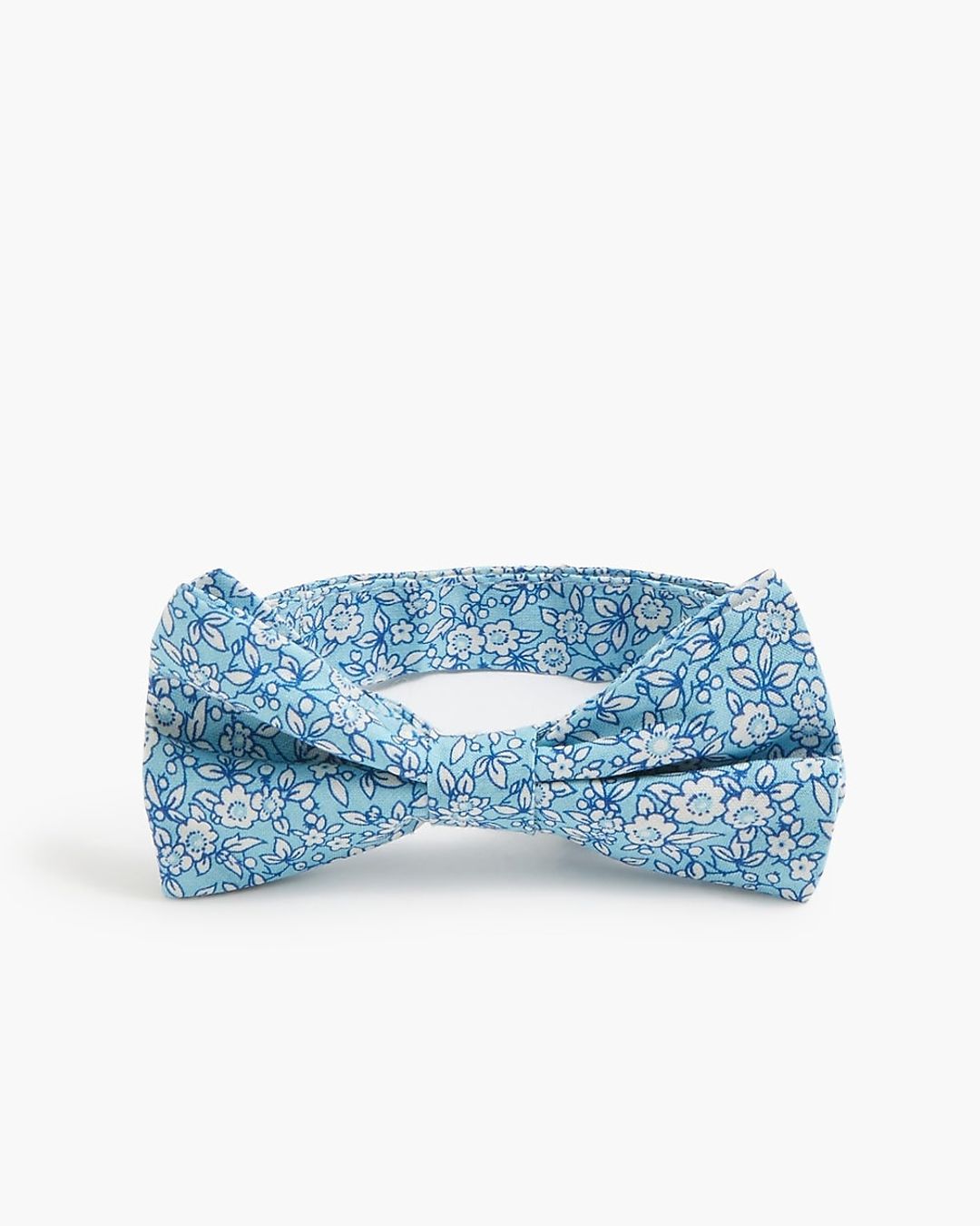 blueberry blossom bowtie