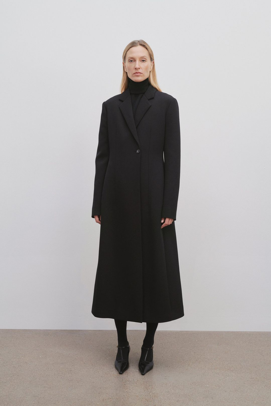 Medea Coat in Virgin Wool #3