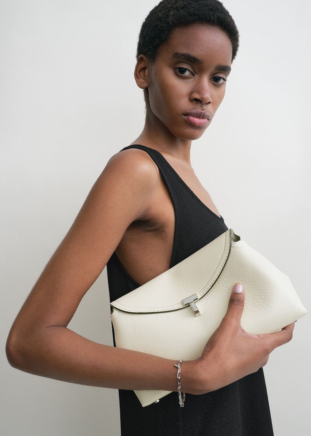 T-lock grained-leather clutch milk #3