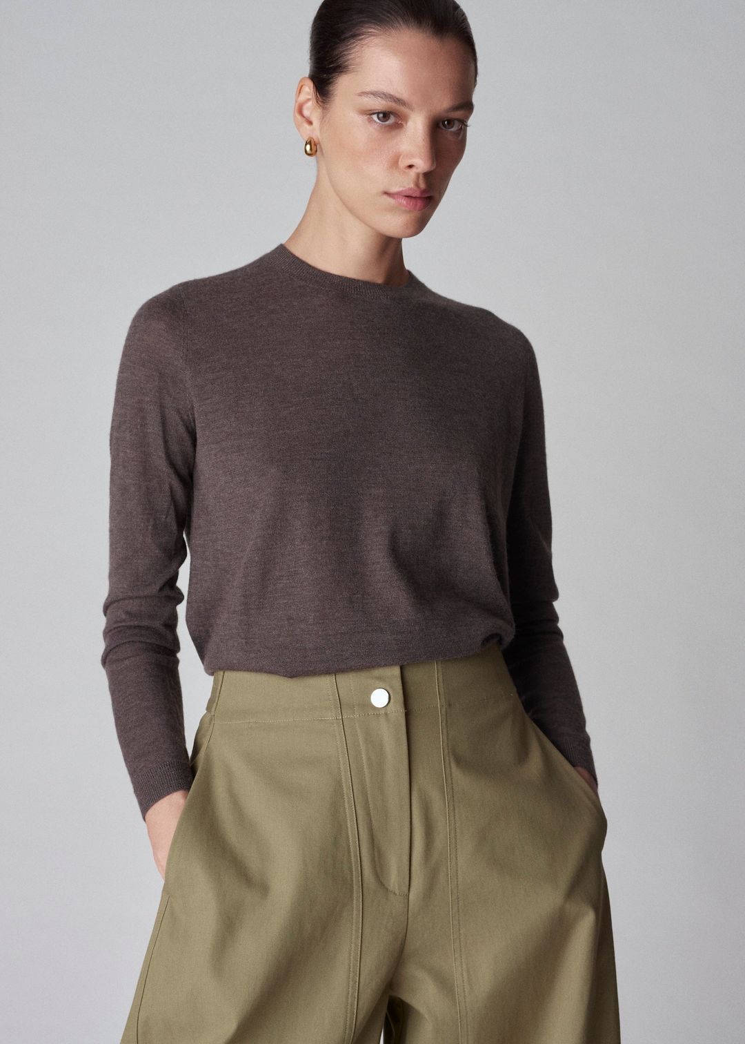 Long Sleeve Crew Sweater in Fine Cashmere - Brown