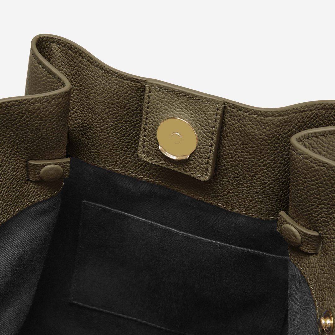 The New York Large Bucket #8