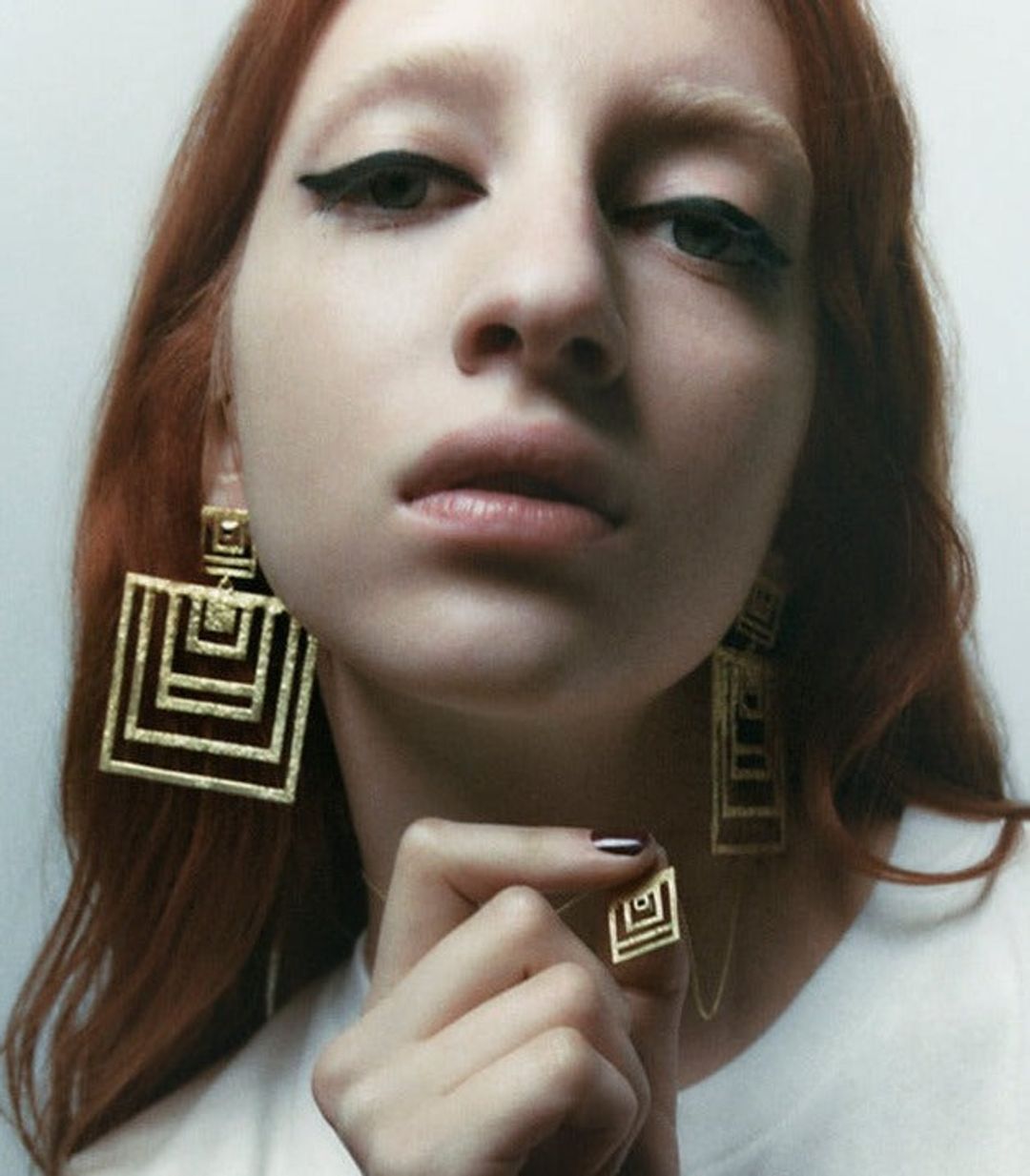 The KHAITE x Elhanati Short Pendant Necklace in Gold with Spinels #4