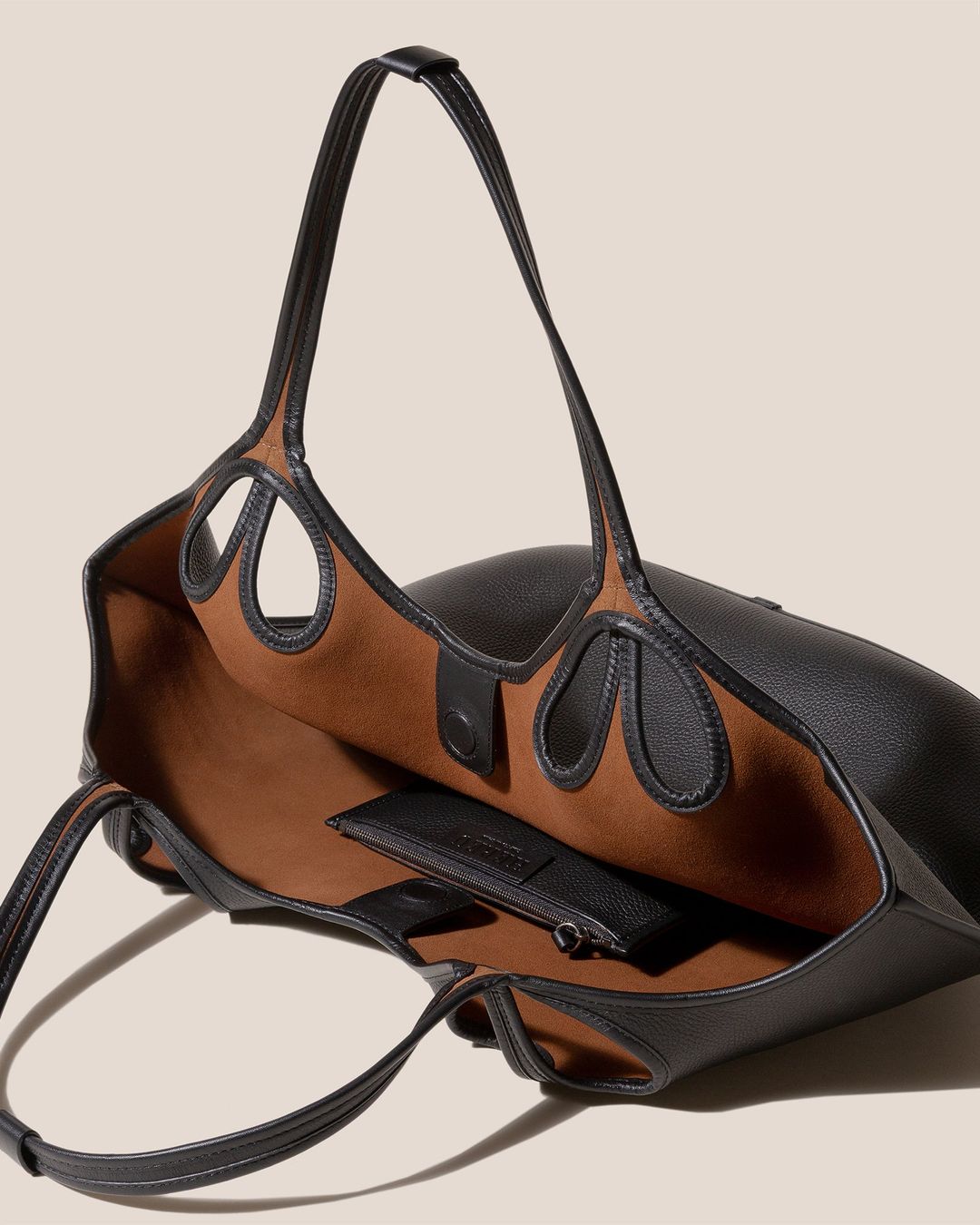 ESCALA GRAINY LEATHER - Cut-Out Tote Bag #3