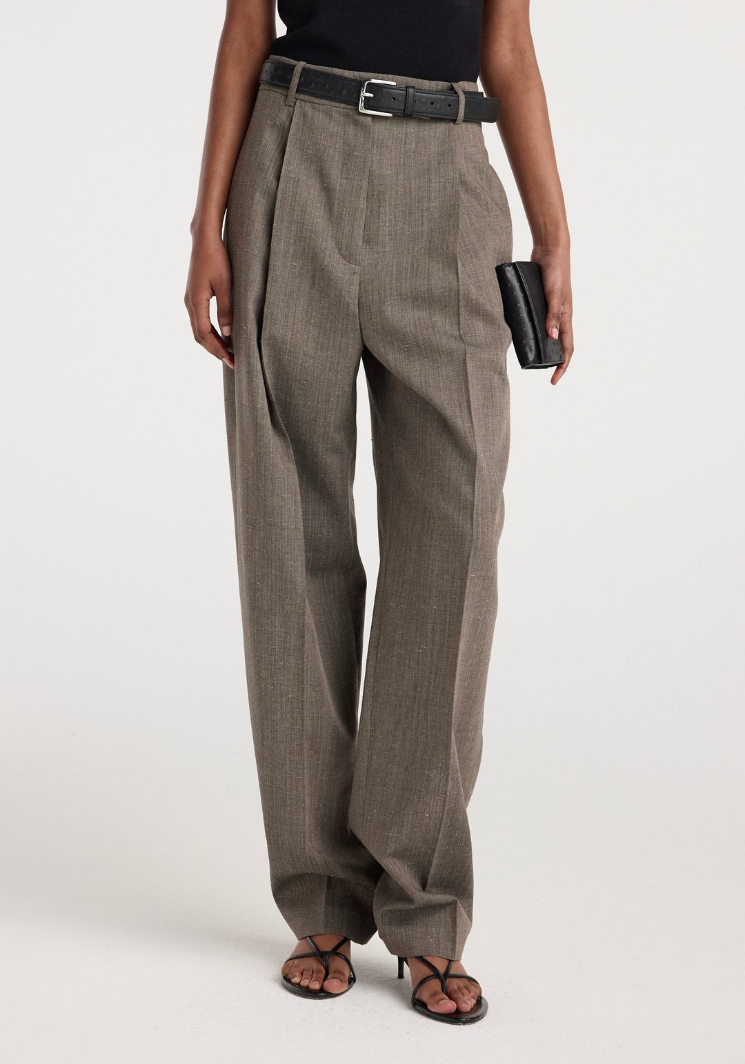 Daria - Single pleat tapered trousers | earth slub