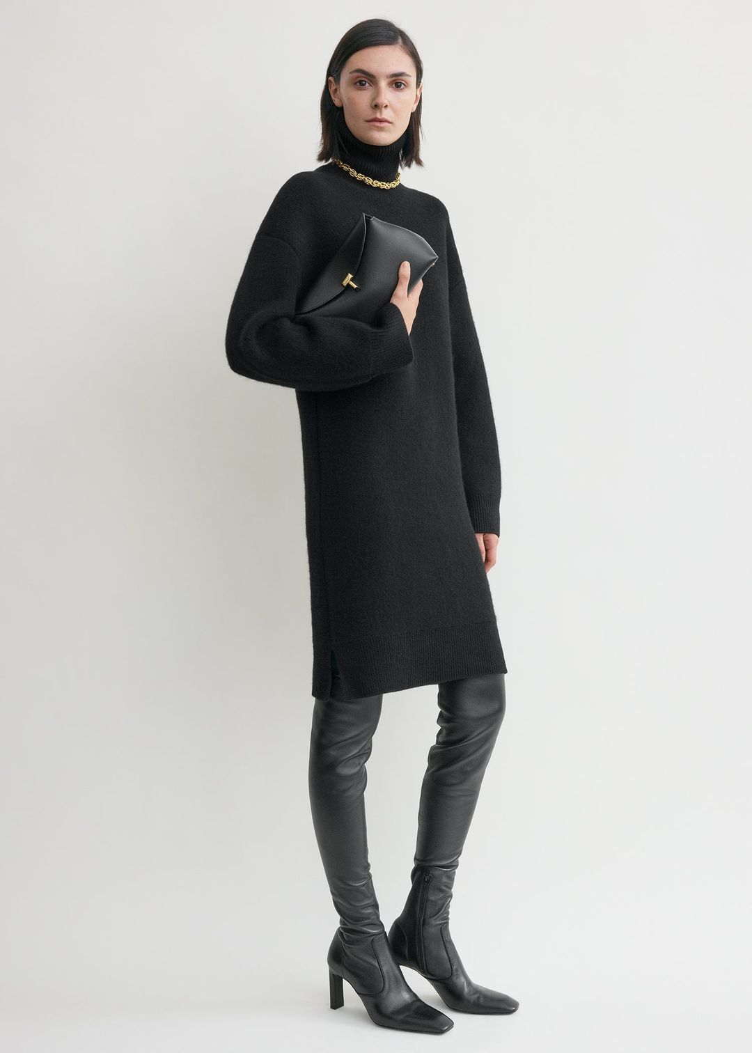 T-lock leather clutch black