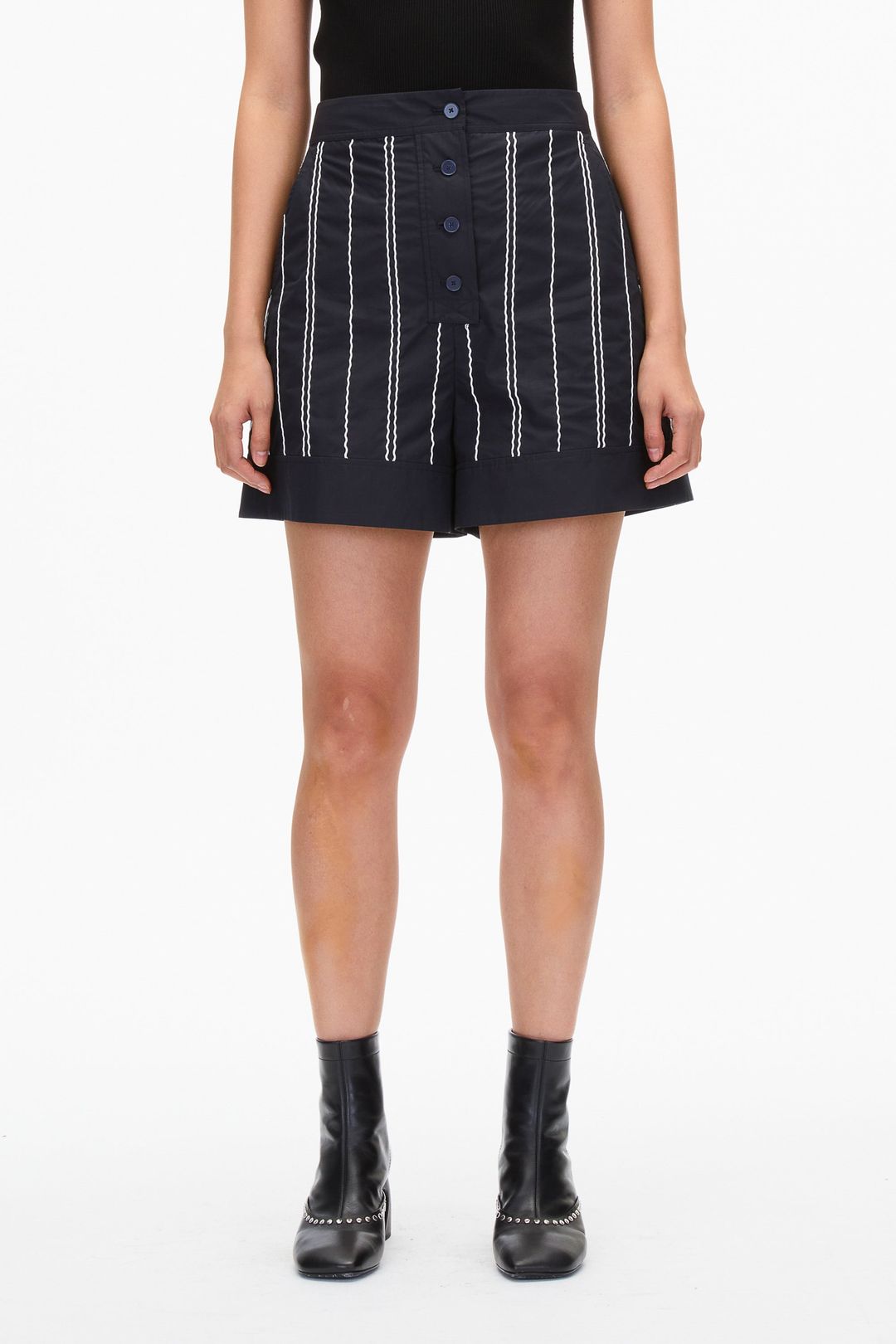 Poplin Shorts with Wave Embroidery