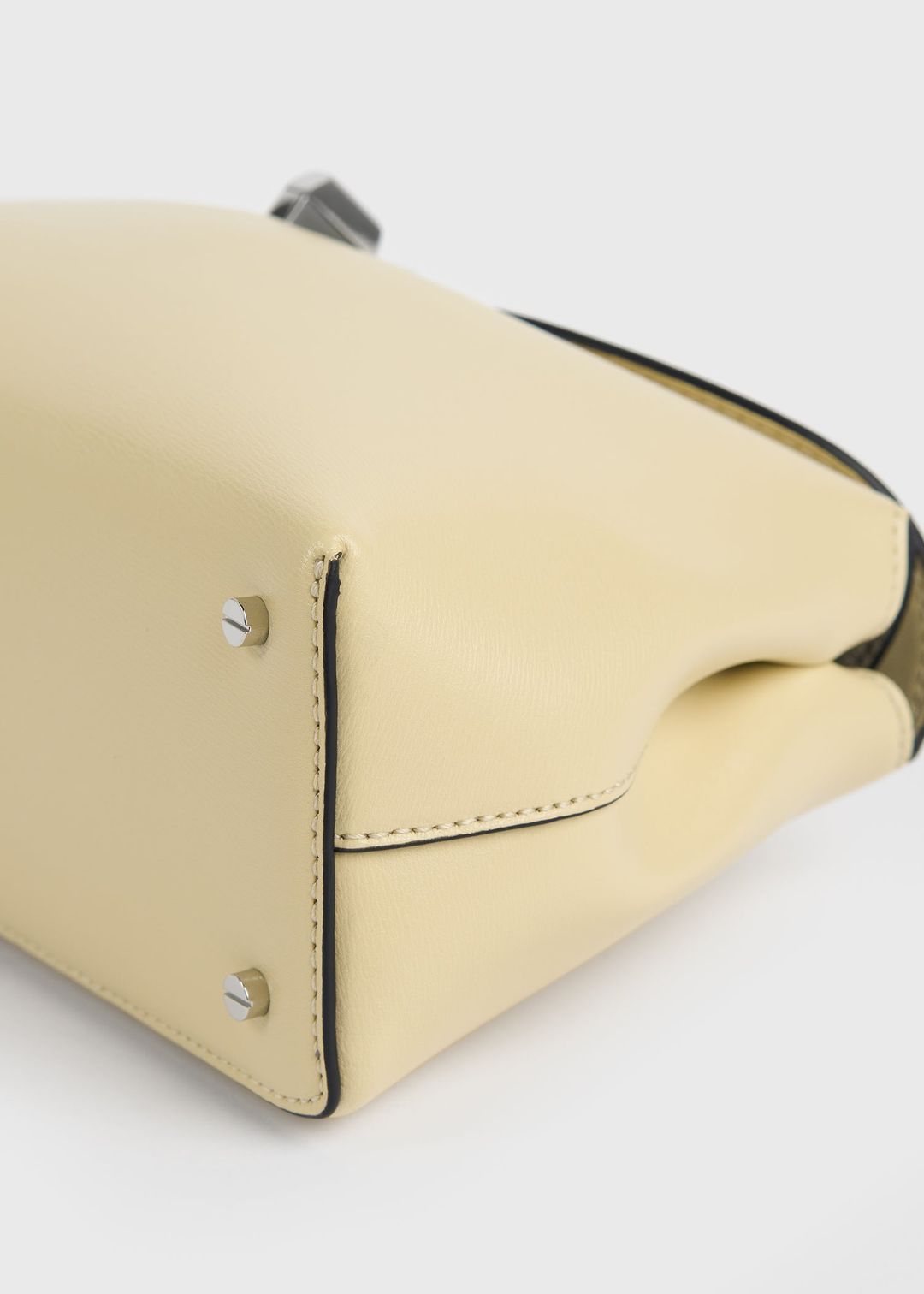 T-lock leather clutch champagne #4
