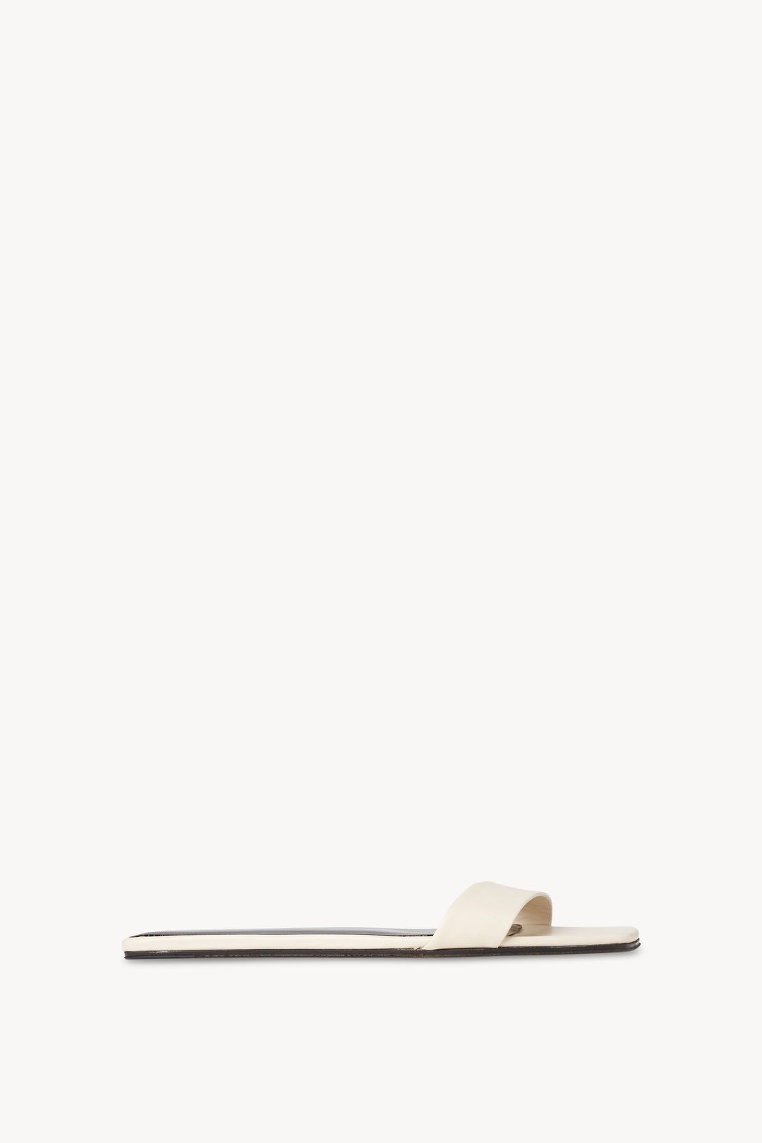 Chocolate Flat in Leather