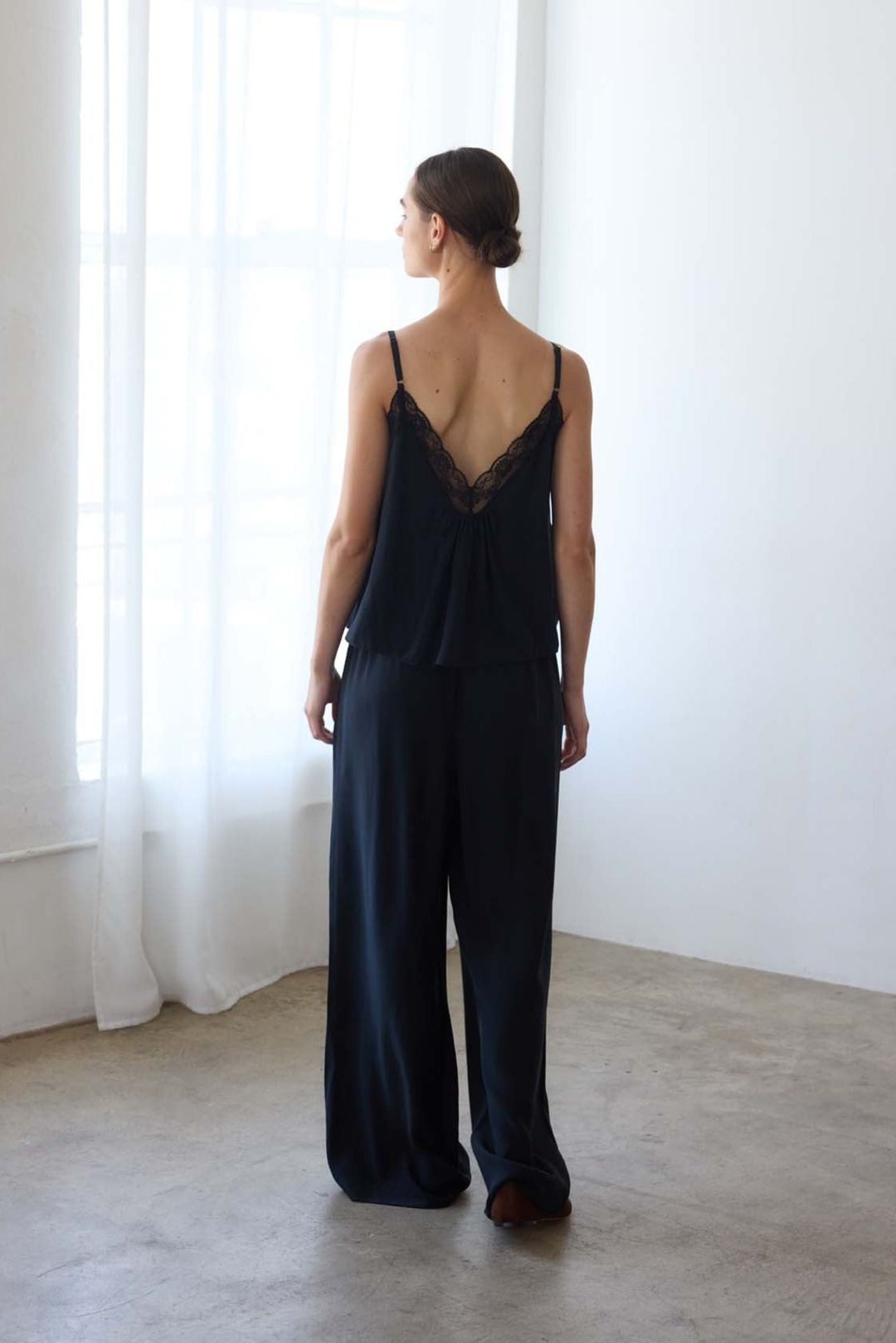 The Lounge Pant in Black #7