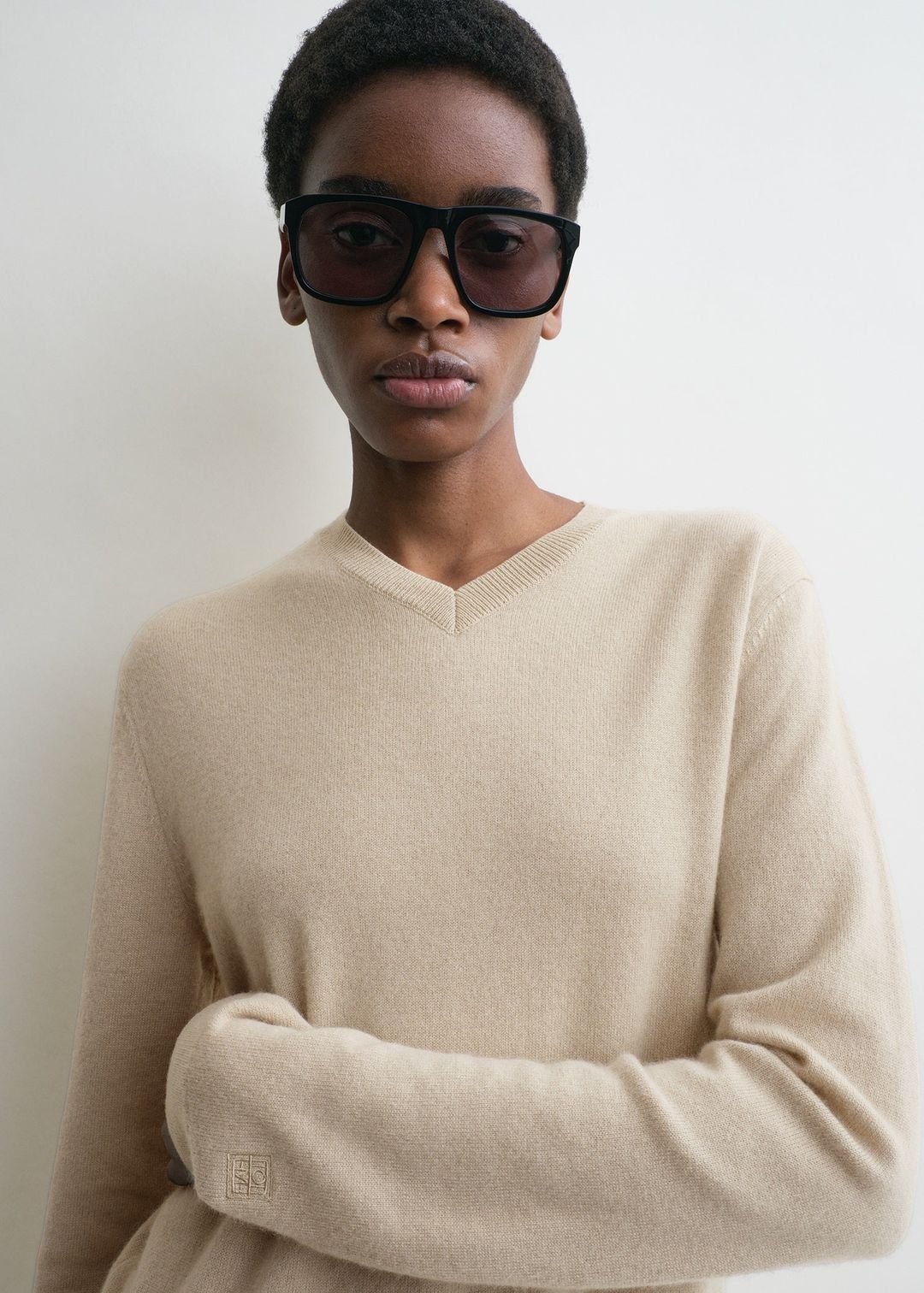 Classic V-neck knit fawn #4
