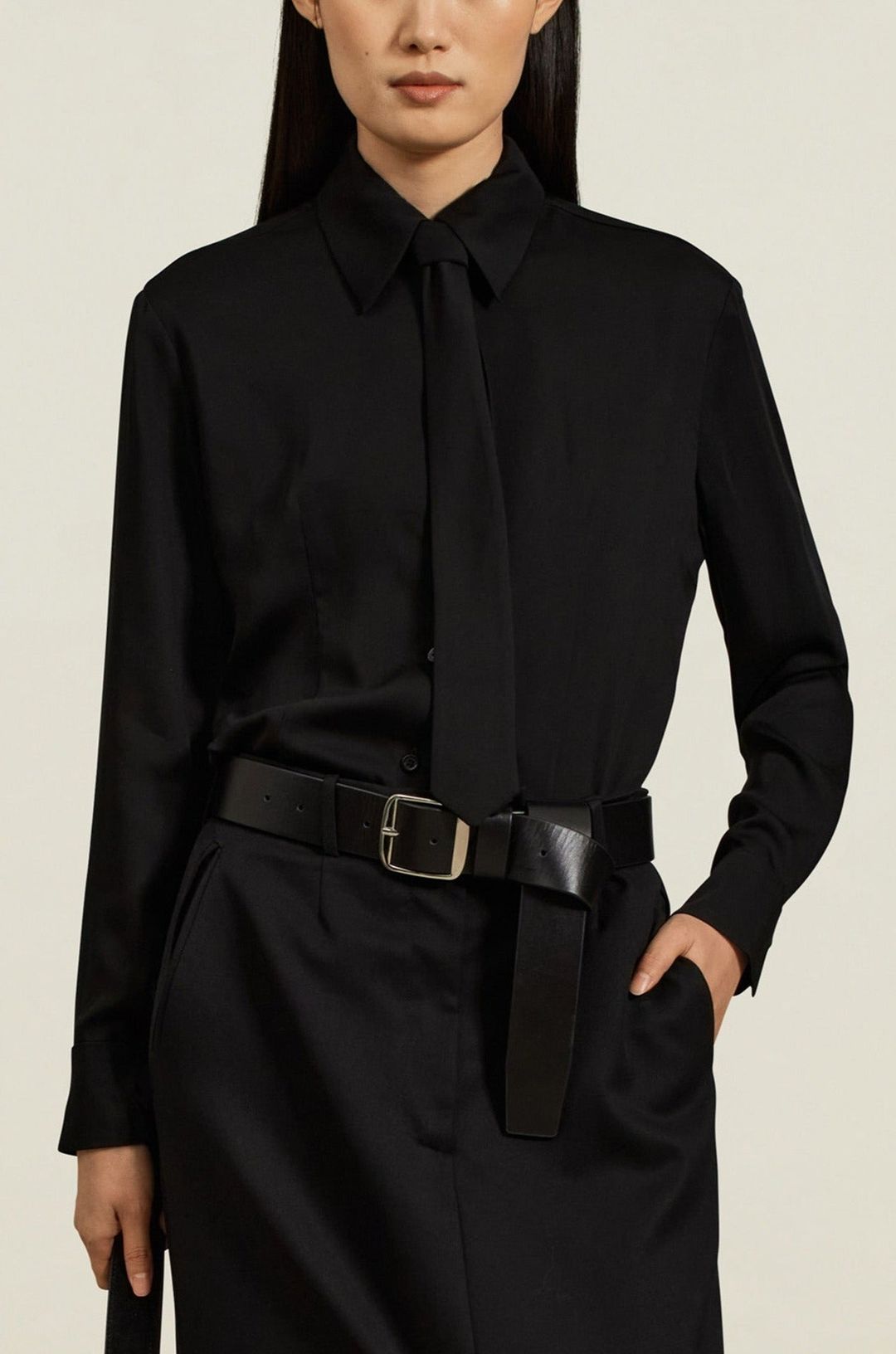 Léa Slim Blouse with Tie in Black Cupro