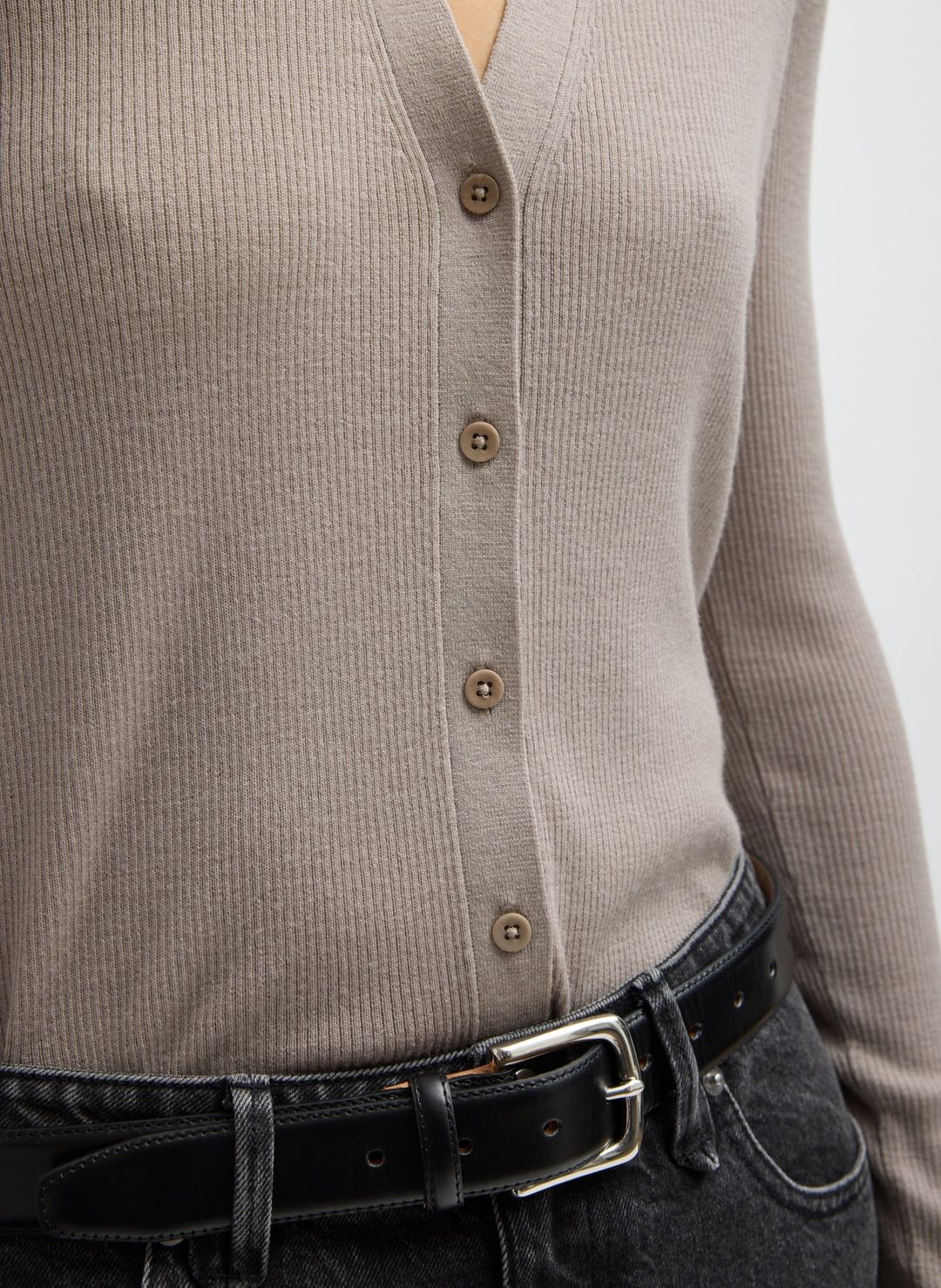 Feather Weight Ribbed V-Neck Slim Cardigan #5