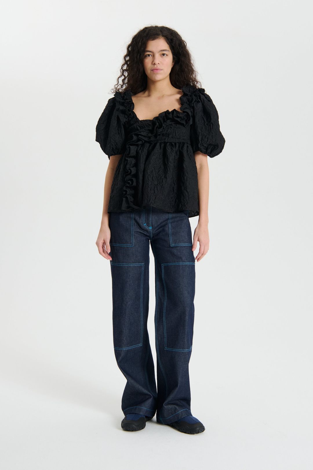 ORIANA | TOP FLURRY MATELASSE BLACK