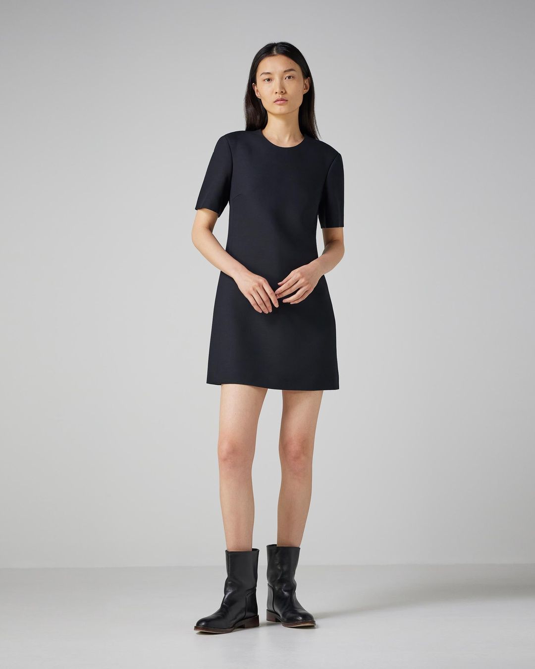 Tabitha Dress in Wool Viscose- Black