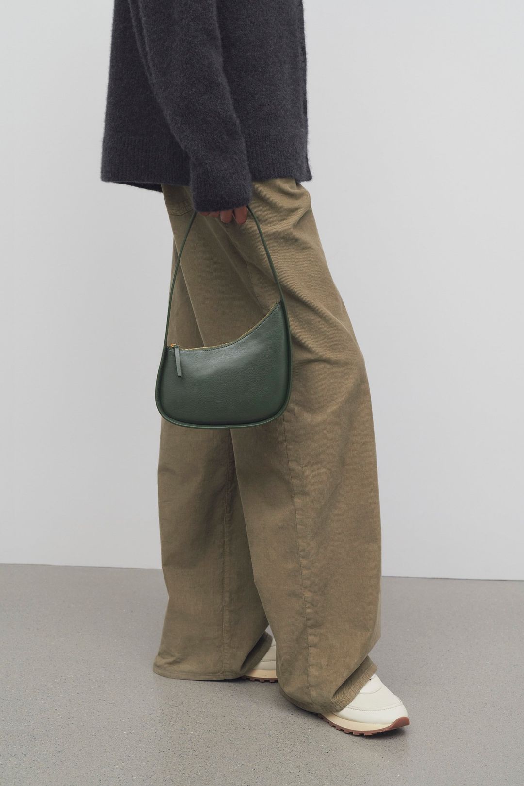 Half Moon Bag in Leather #4