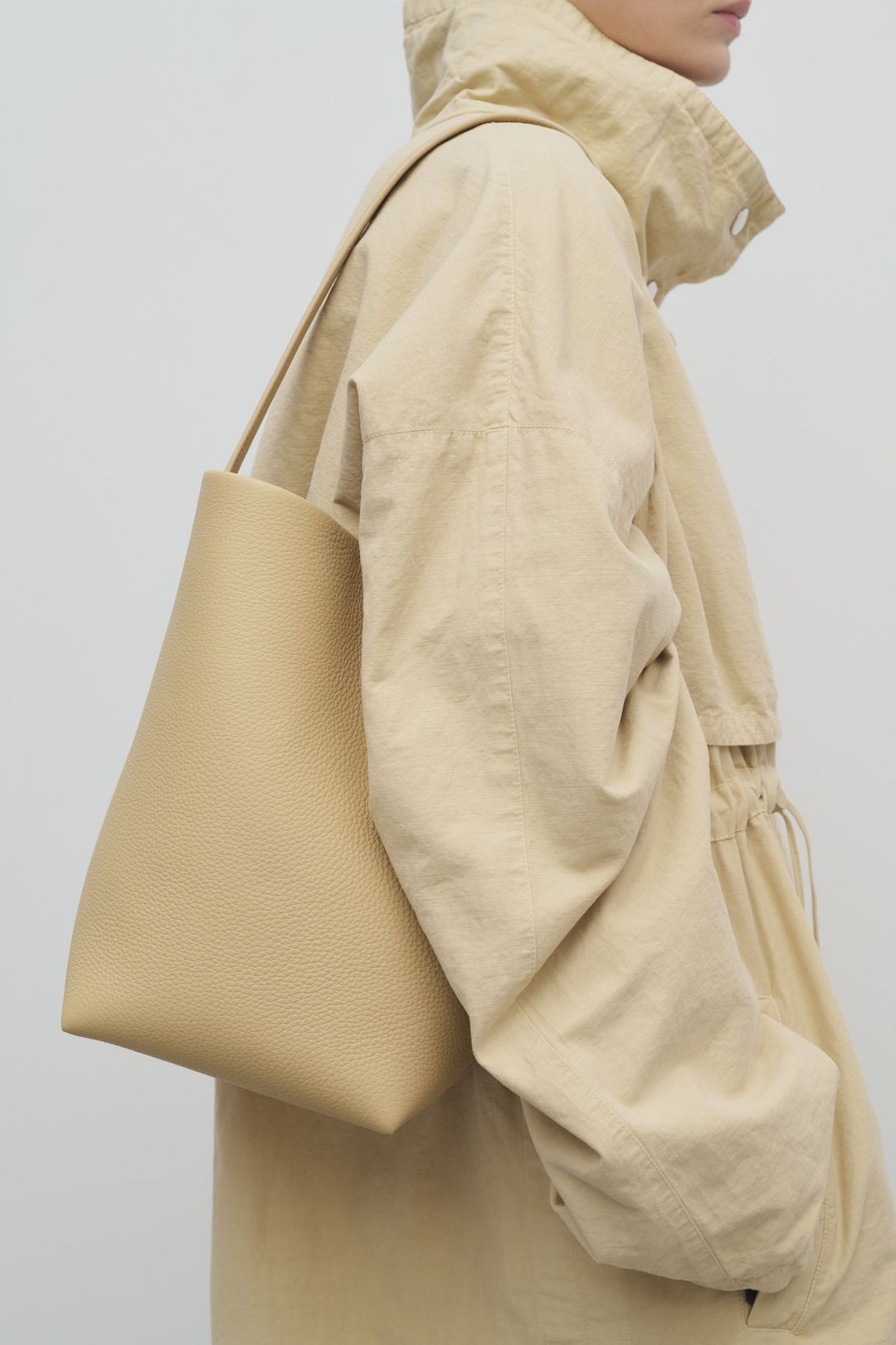 Medium N/S Park Tote Bag in Leather #4