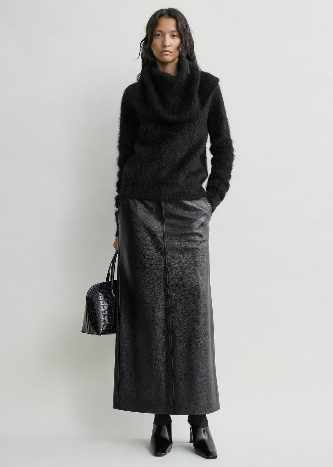 Funnel alpaca-blend knit black