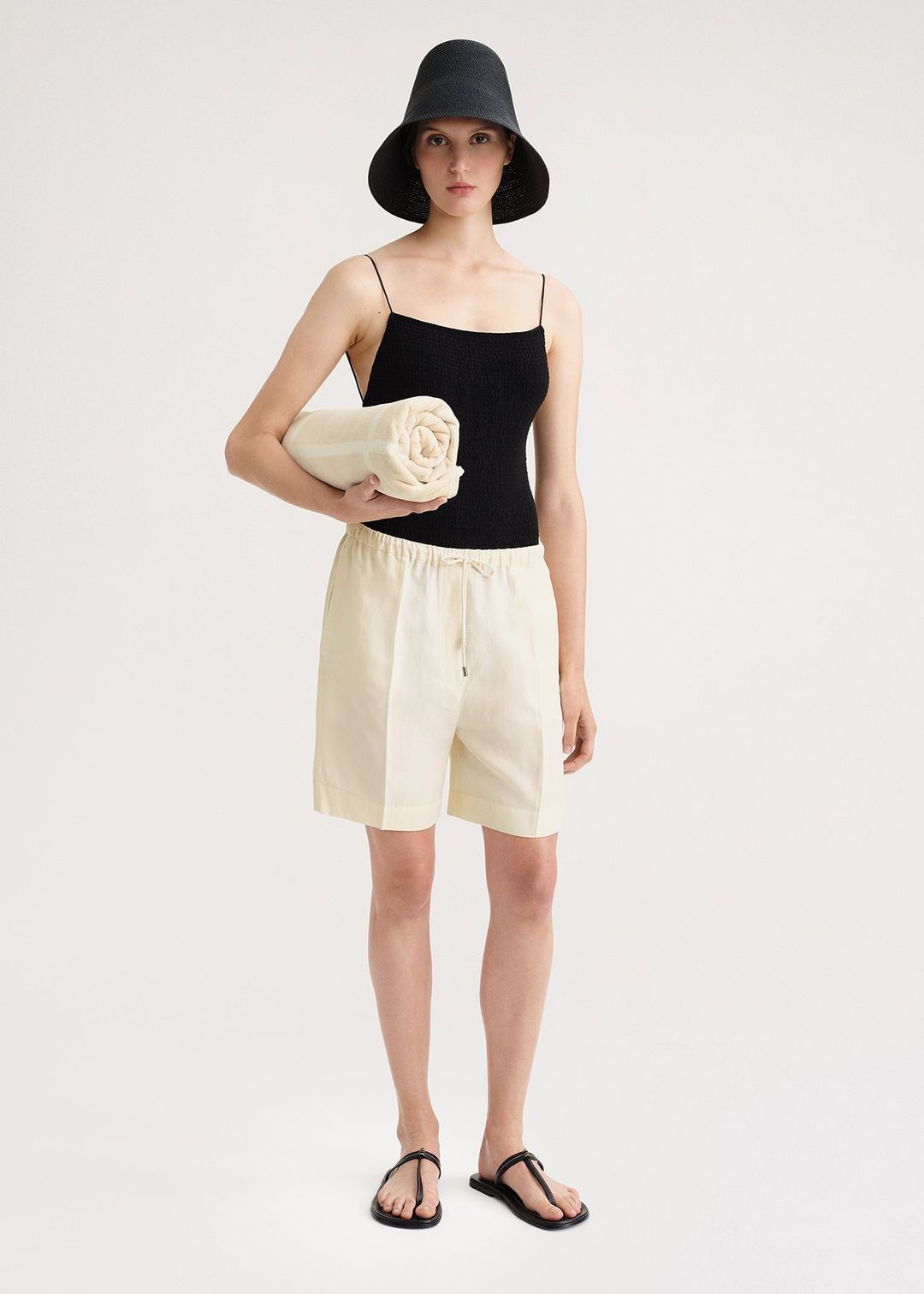 Press-creased drawstring shorts vanilla #2