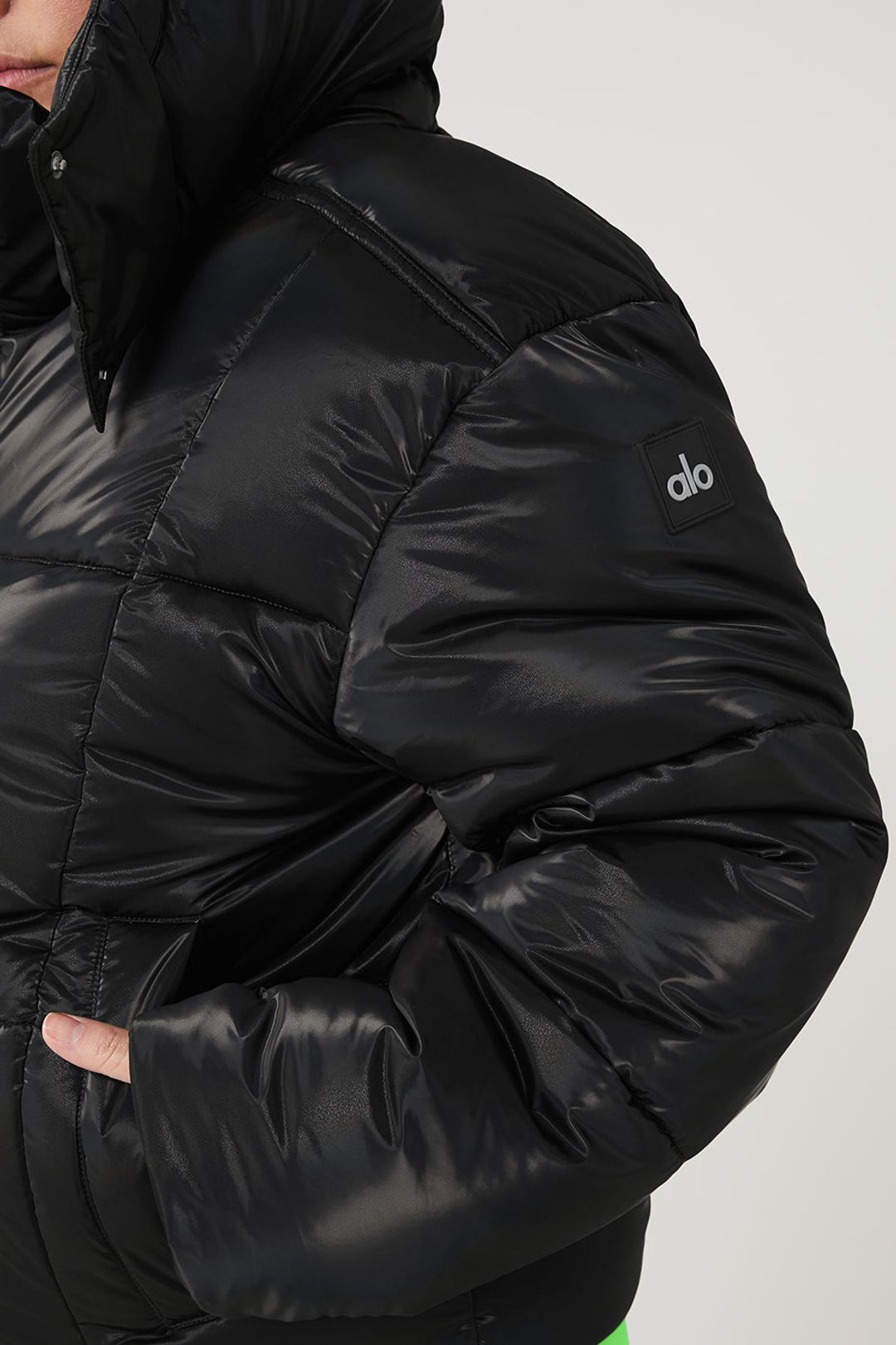 Pearlized Pristine Puffer - Black/Green Glow #9