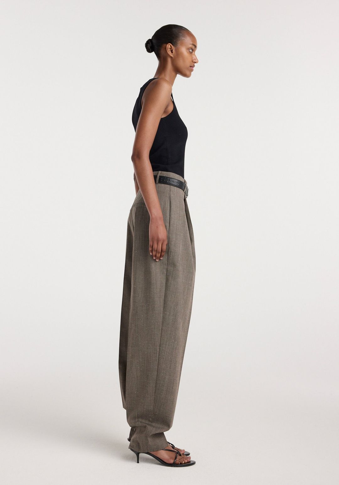 Daria - Single pleat tapered trousers | earth slub #3