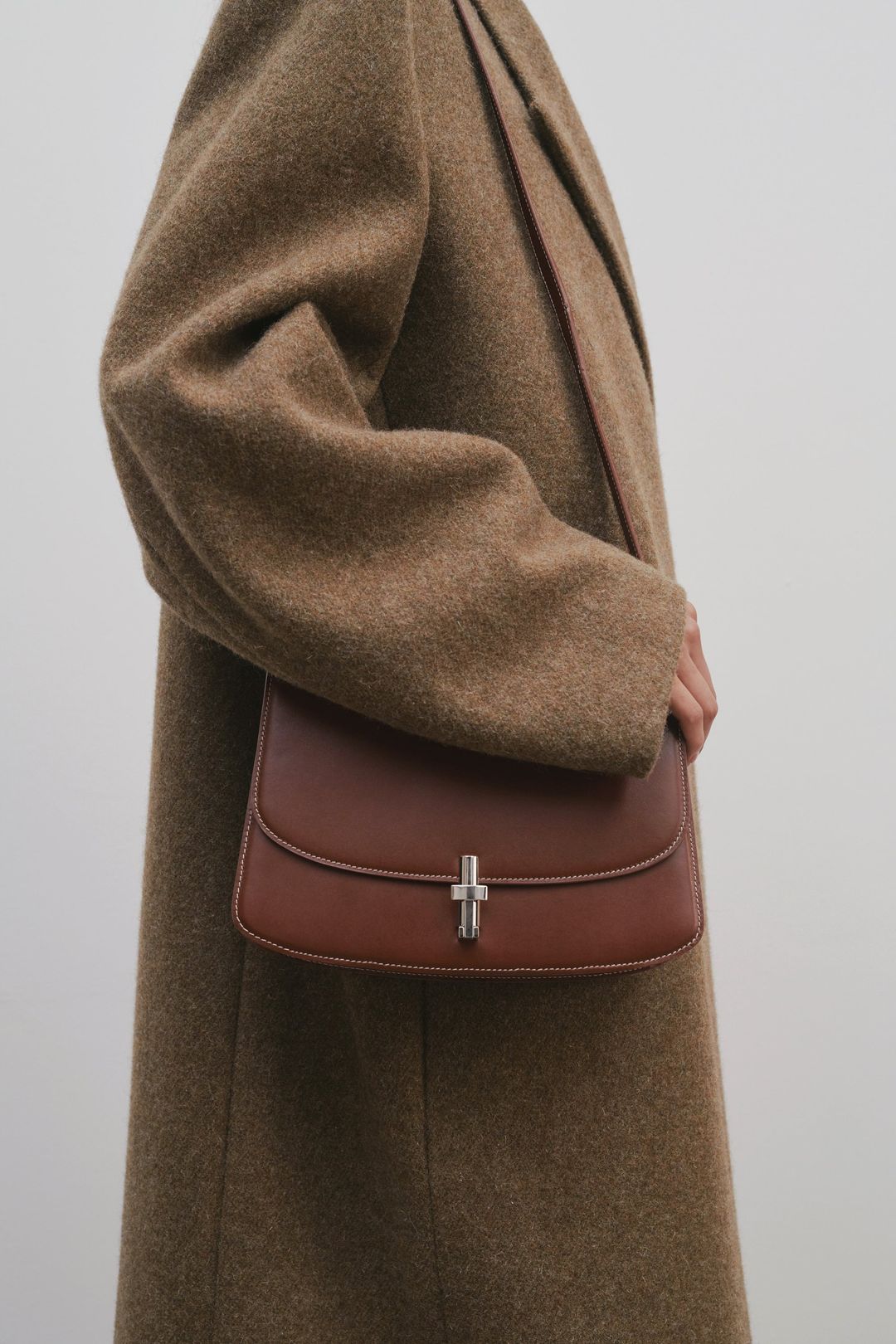 Sofia 10.00 Shoulder Bag in Leather #4
