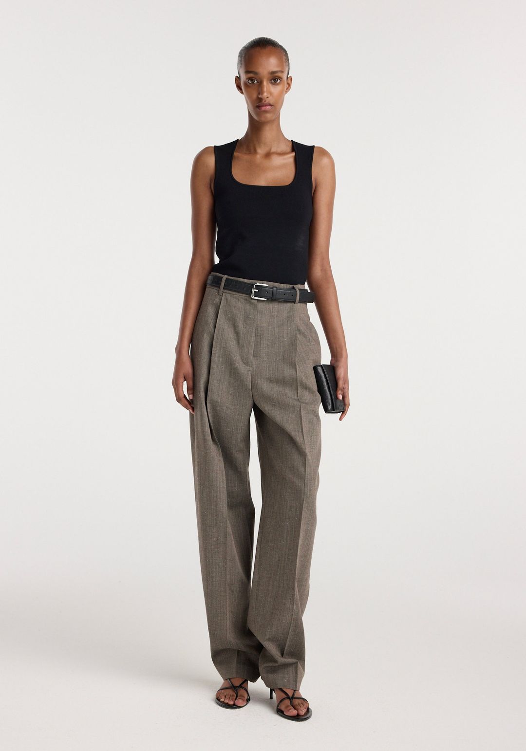 Daria - Single pleat tapered trousers | earth slub