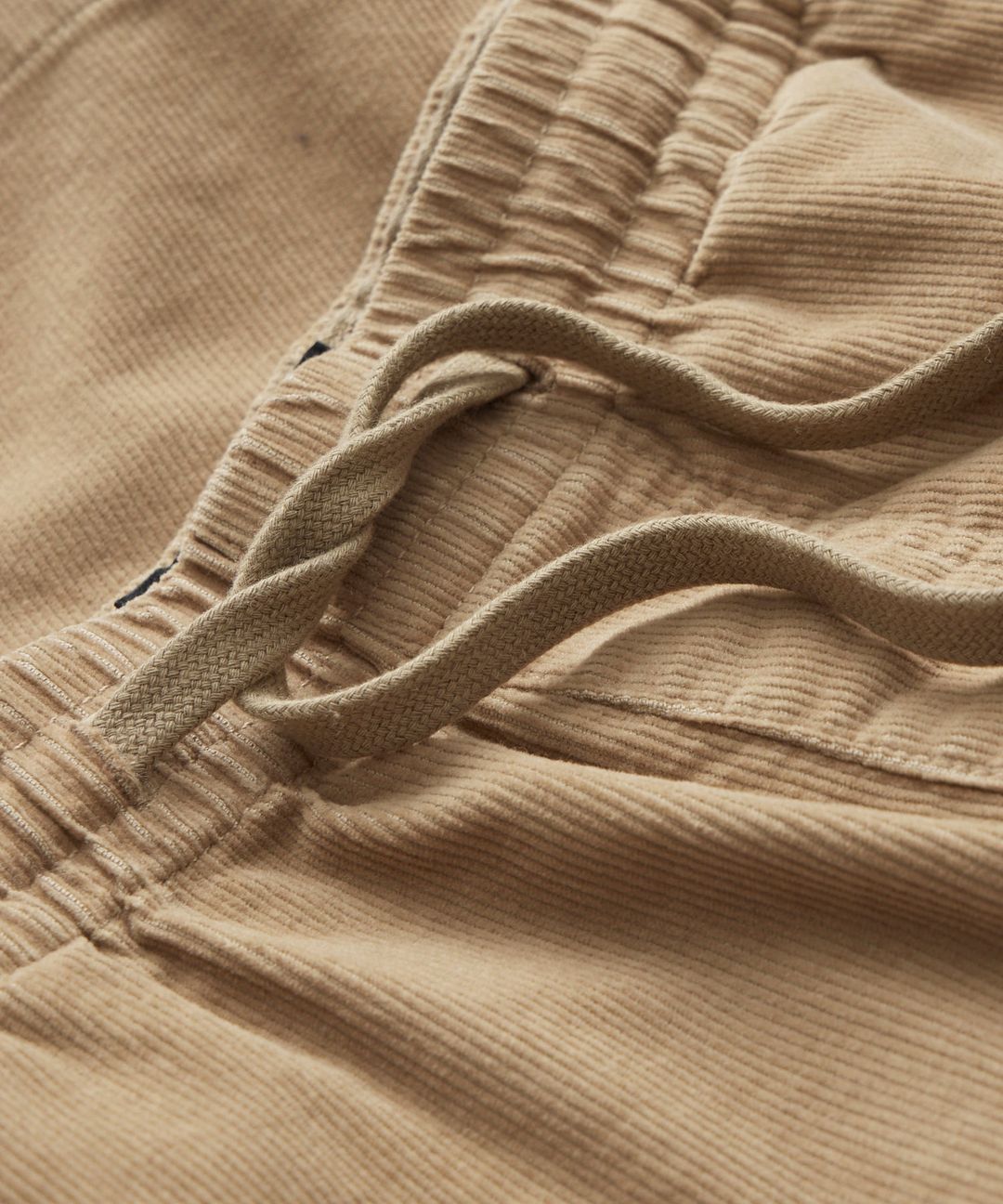 7" Corduroy Weekend Short in Khaki