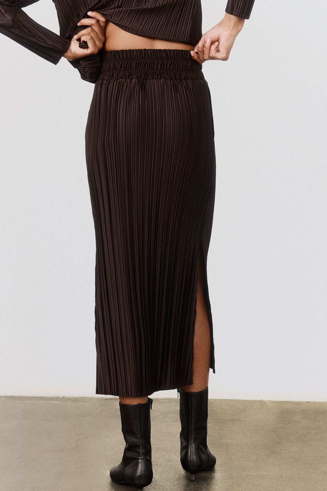 Relaxed Pleated Skirt #4