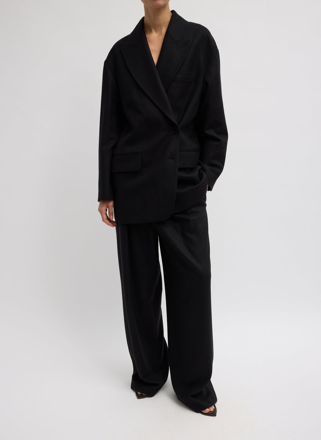 Cashmere Suiting Liam Blazer