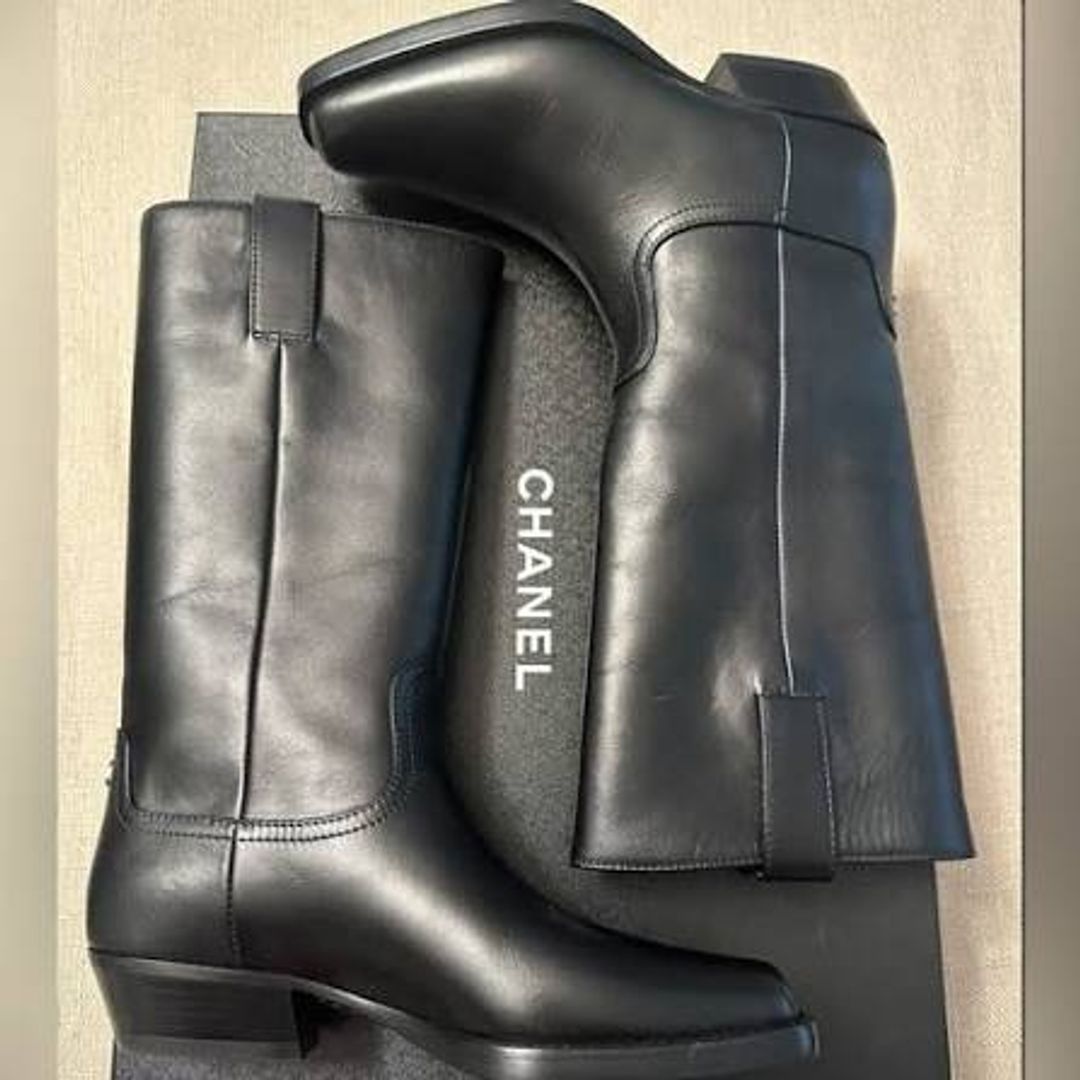 Black tall Chanel Boots - Pristine Condition