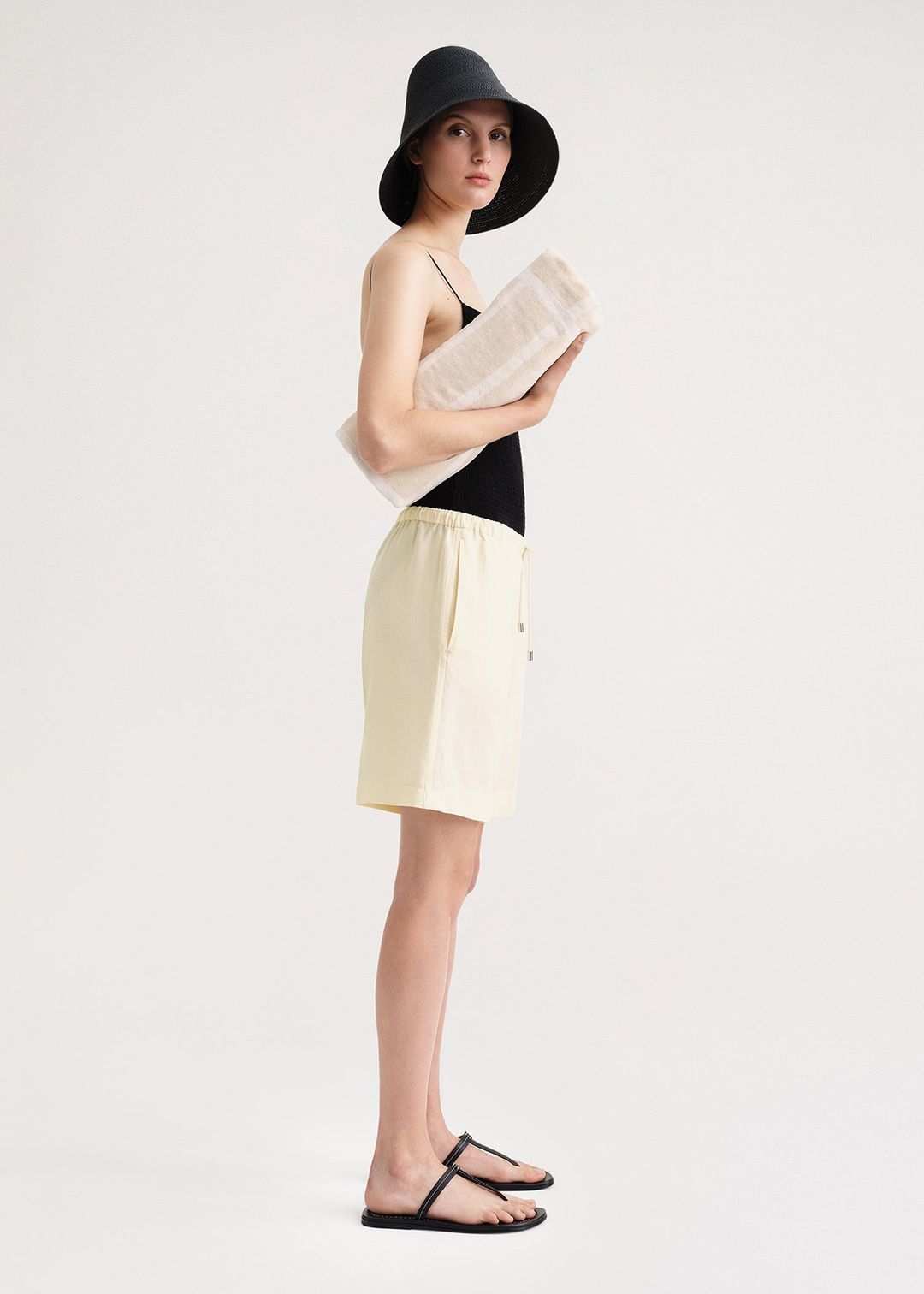 Press-creased drawstring shorts vanilla #3