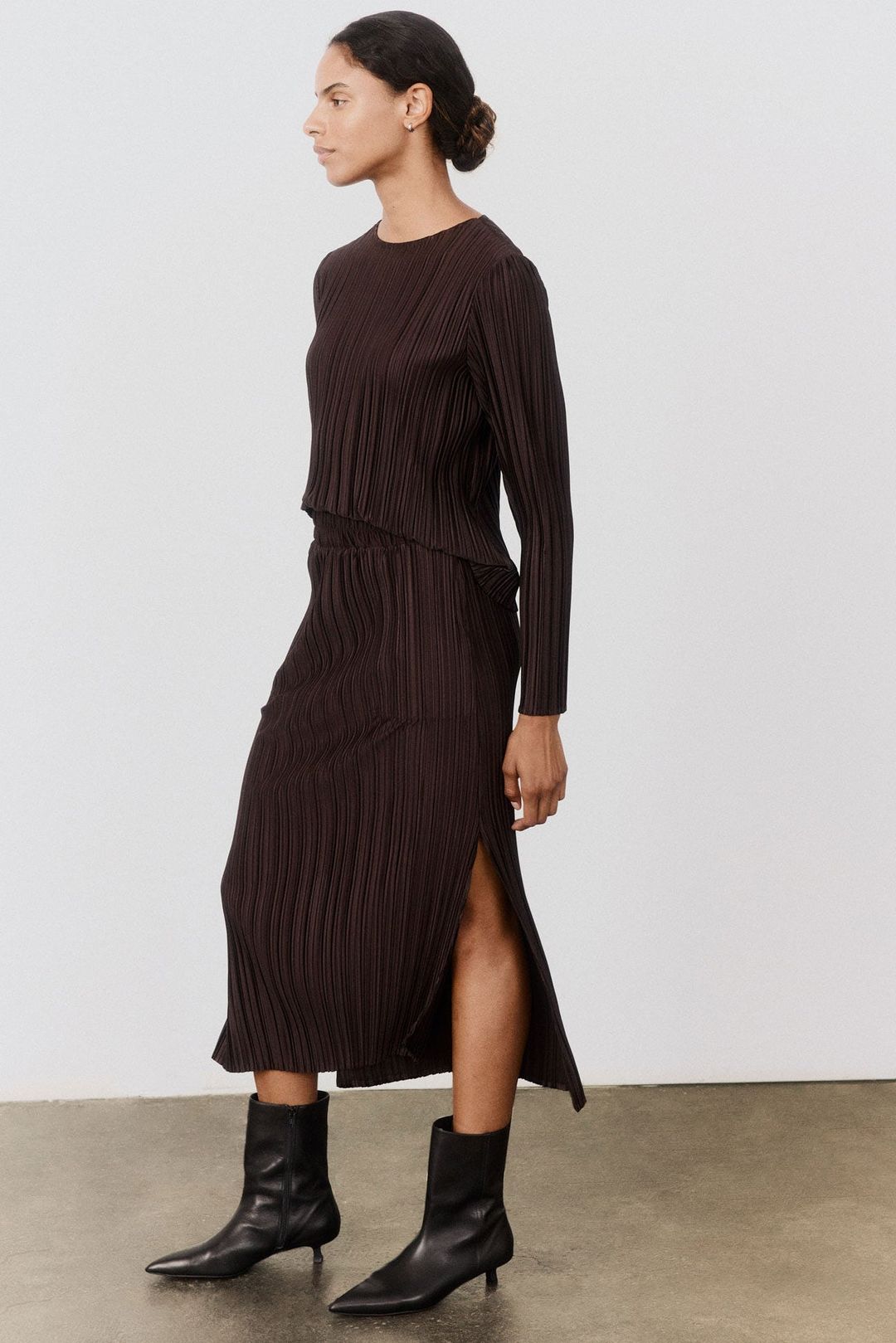 Relaxed Pleated Skirt