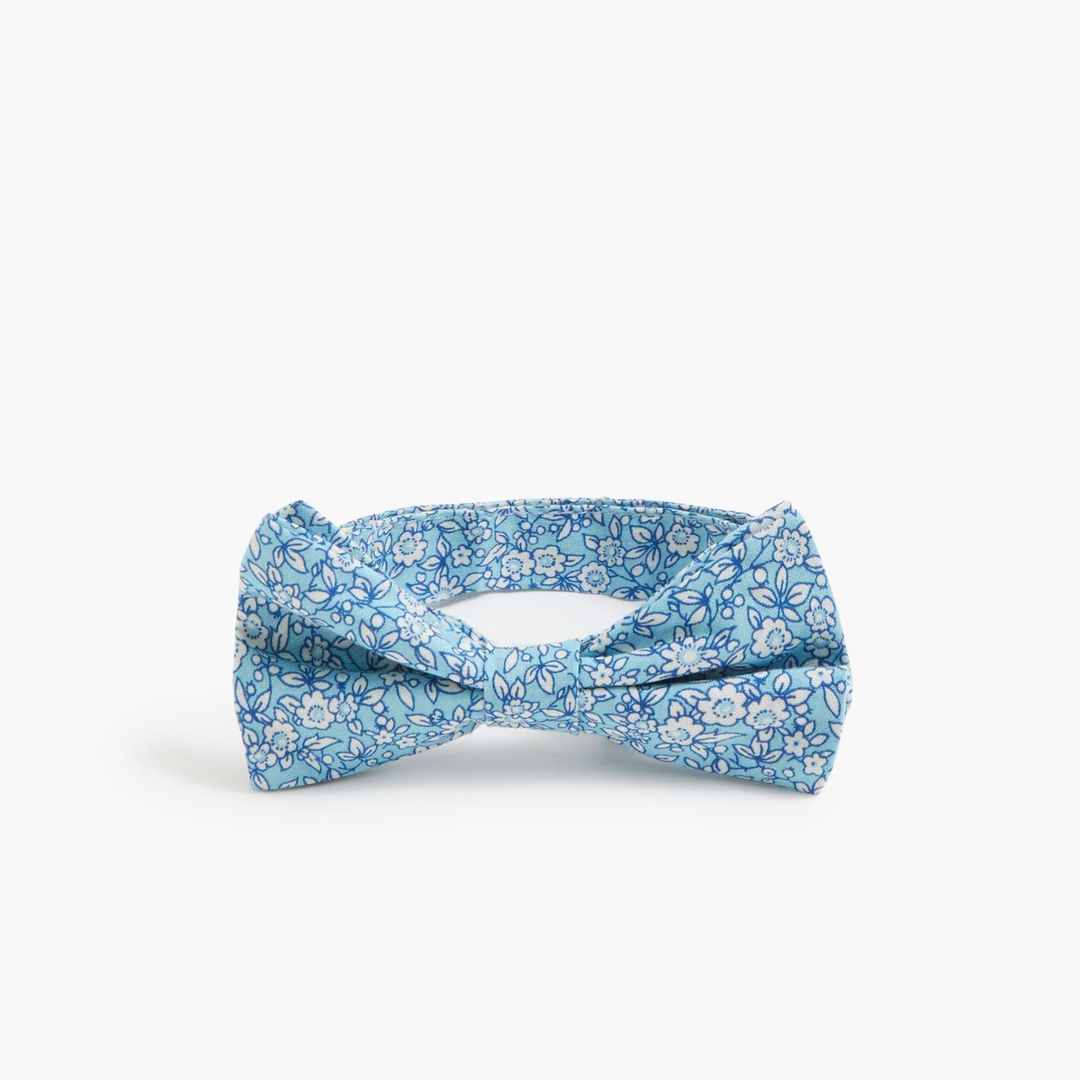 blueberry blossom bowtie