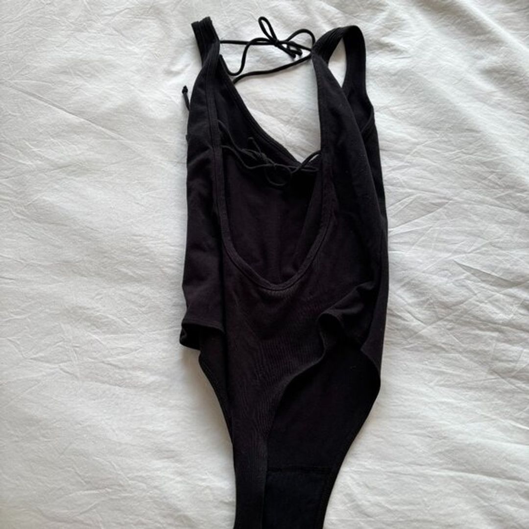 - Black Open Back Bodysuit - S